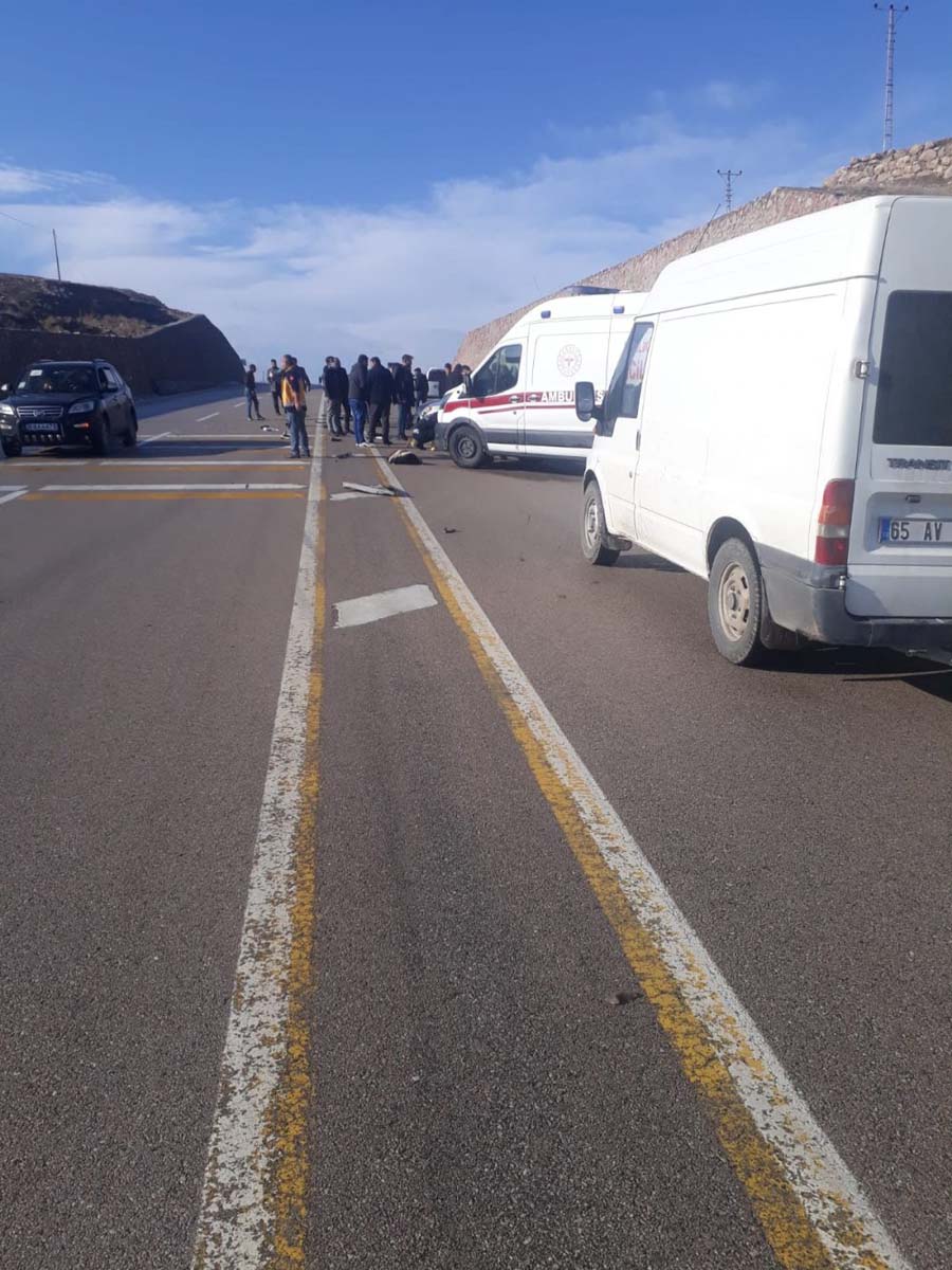 Van'ın Özalp ilçesinde feci kaza: 2 kişi öldü, 5 kişi yaralandı 