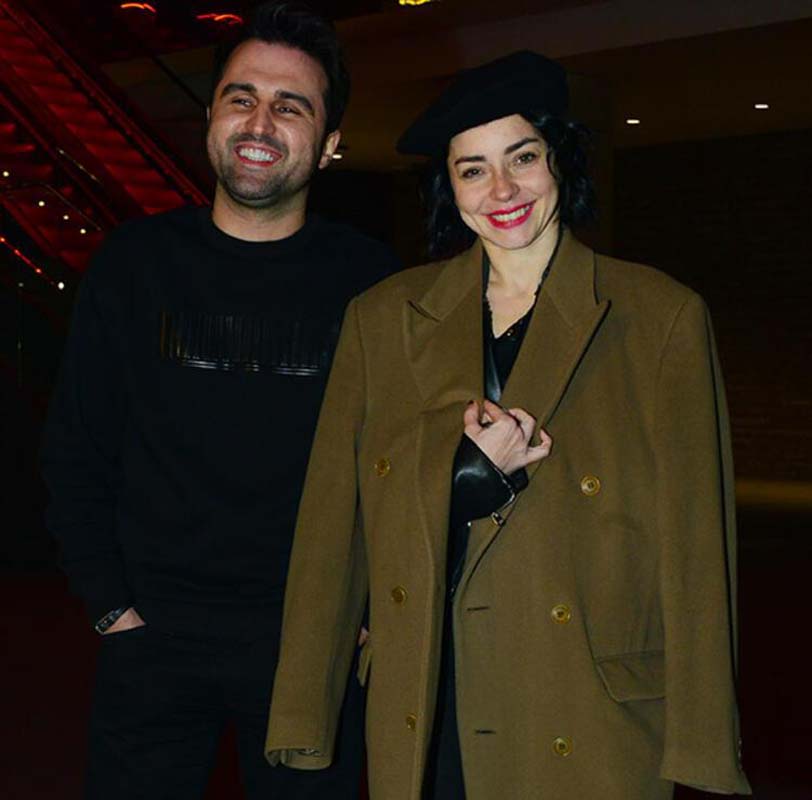 Aşk hayatında bir türlü yüzü gülmeyen Merve Boluğur yeni sevgilisi Erkan Şen ile yakalandı! Güzel bir akış var