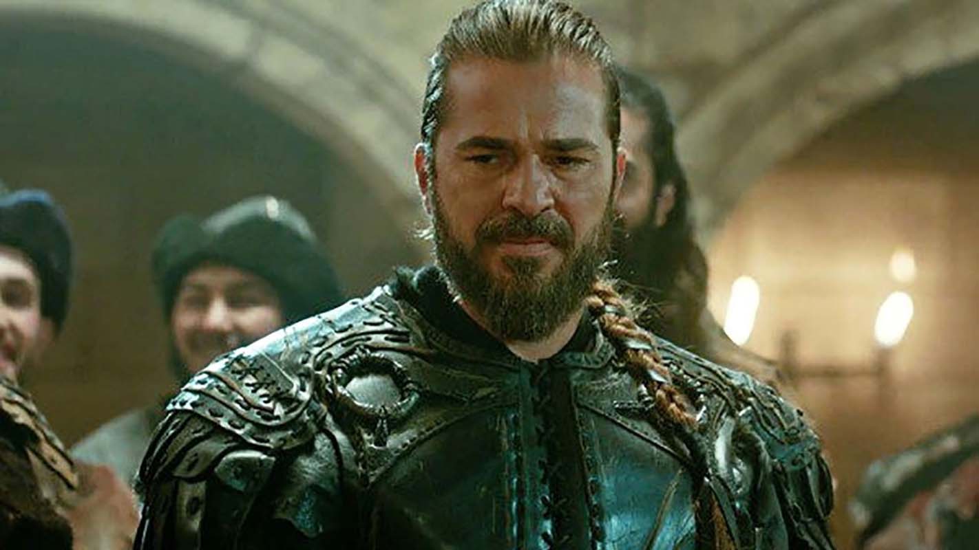 Engin Altan Düzyatan'dan üzen haber! Barbaroslar Akdeniz'in Kılıcı dizisinin setinde büyük panik!