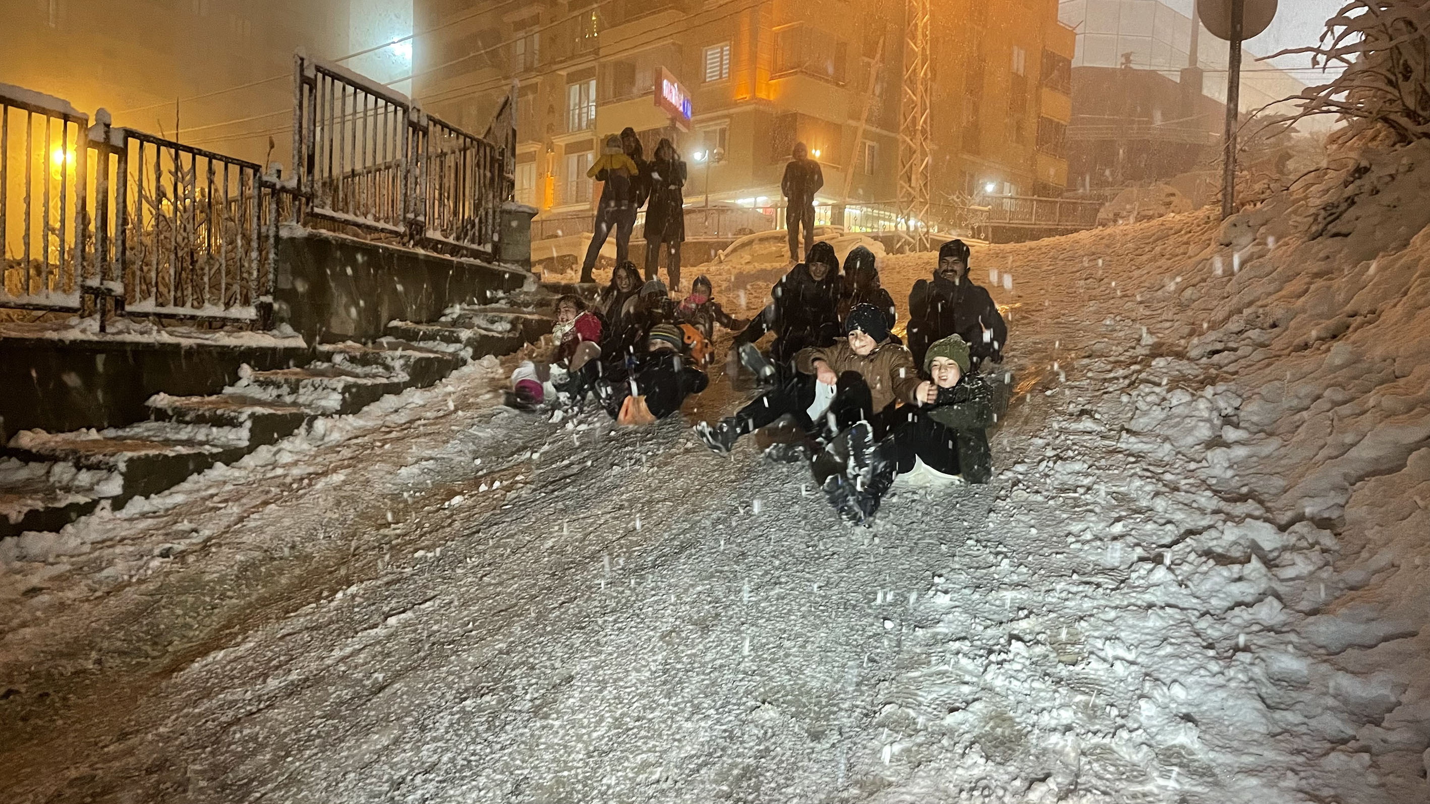 Artvin okullar tatil mi 24 Aralık 2021 Cuma son dakika? Bugün okul var mı? Hangi ilçelerde okullar tatil? 