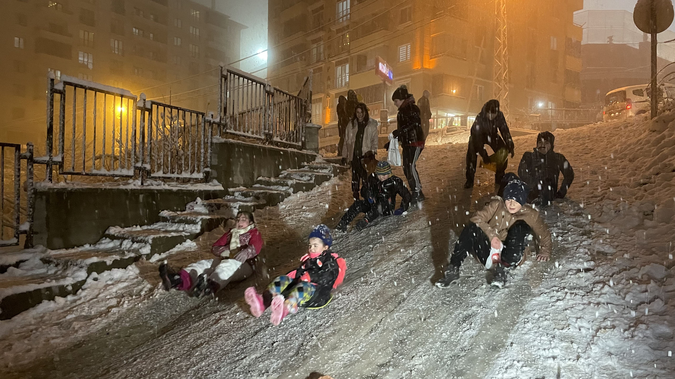 Artvin okullar tatil mi 24 Aralık 2021 Cuma son dakika? Bugün okul var mı? Hangi ilçelerde okullar tatil? 