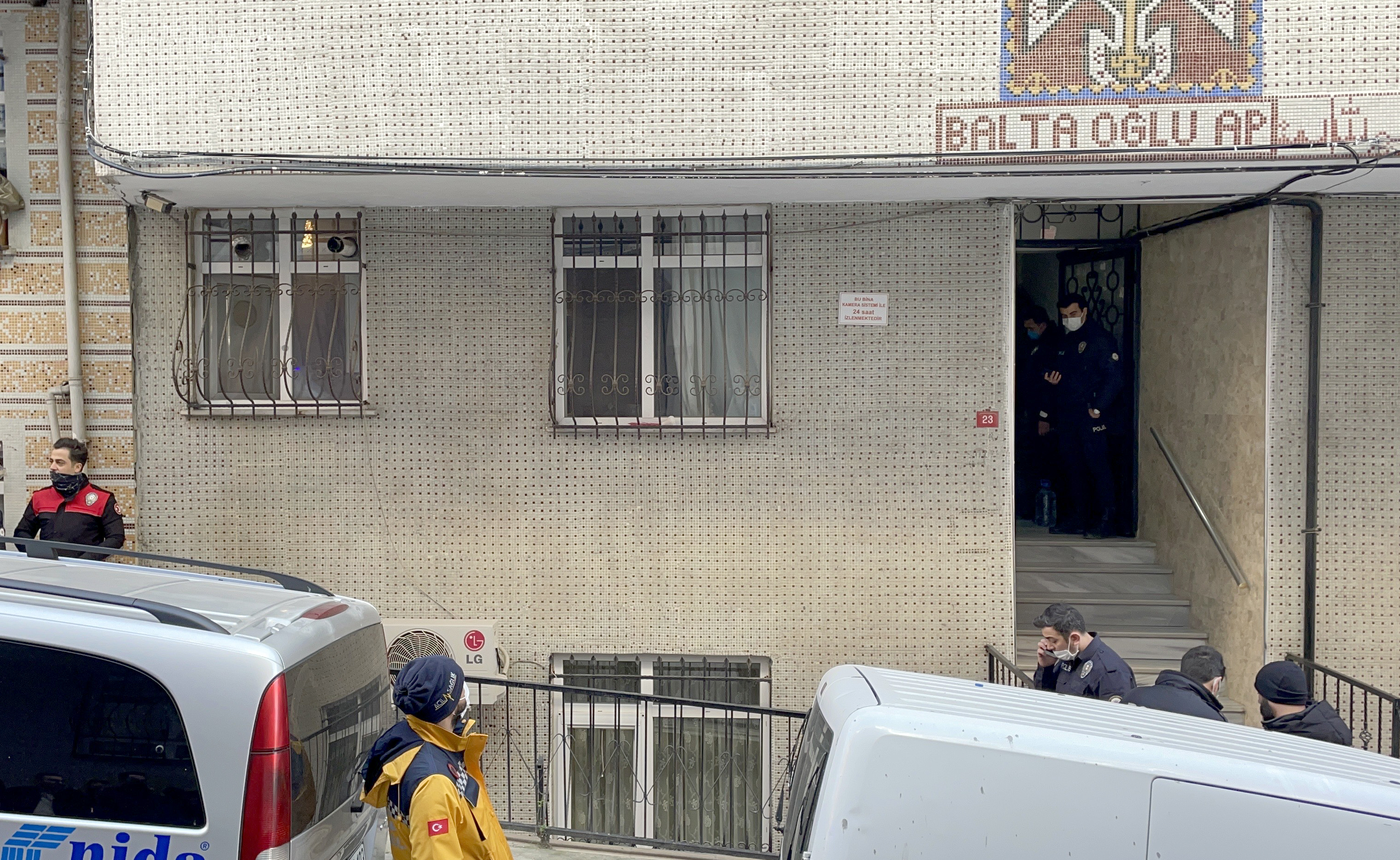 İstanbul Bahçelievler'de kan donduran olay! 6 yaşındaki oğlunu bıçaklayarak öldürdü, intihara kalkıştı