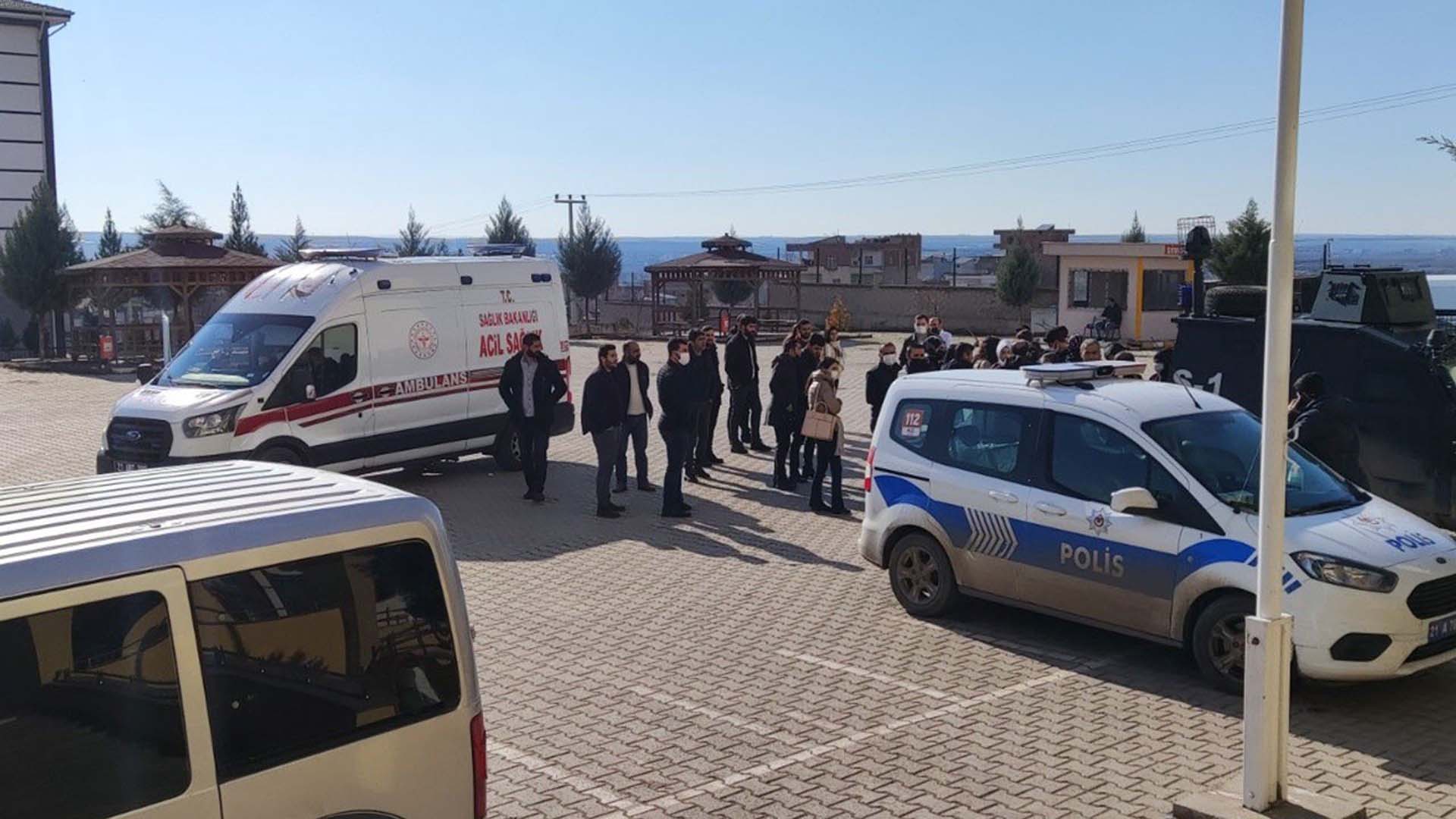 Diyarbakır Bismil'de korkunç olay! Arkadaşlarının ciddiye almadığı lise öğrencisi Reyhan D. okula getirdiği silahla intihar etti 