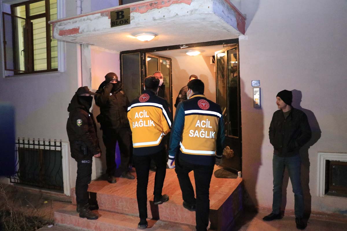 Erzincan'da bir kadın öğretmenin ölümü kardeşinin elinden oldu! İkna etmek isterken bıçaklandı!