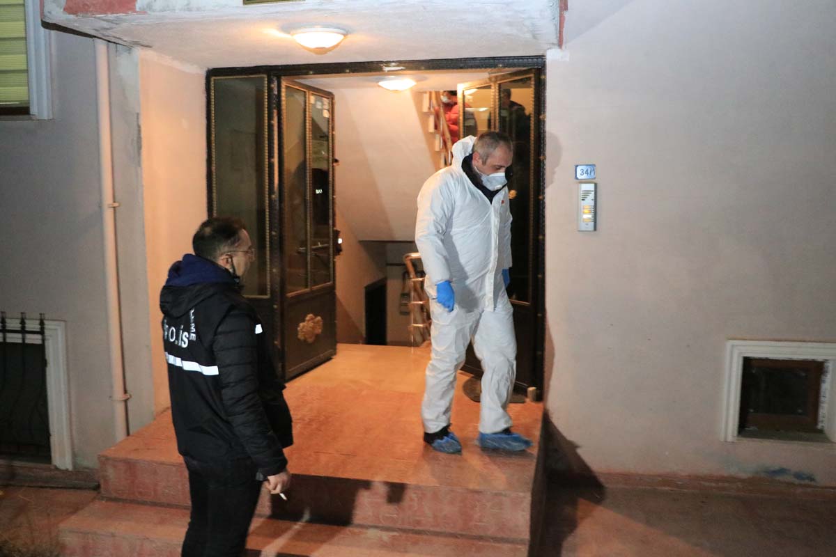 Erzincan'da bir kadın öğretmenin ölümü kardeşinin elinden oldu! İkna etmek isterken bıçaklandı!