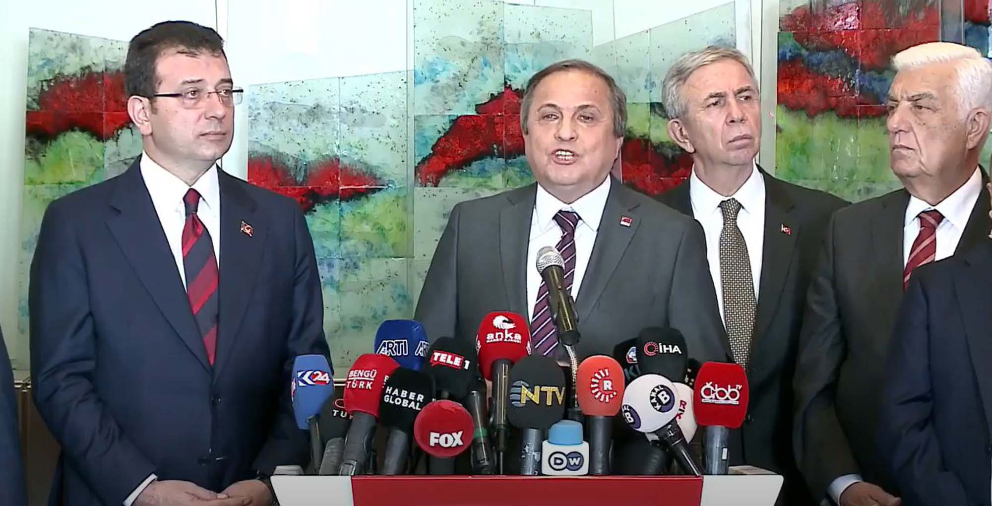 İmamoğlu, Süleyman Soylu'ya tek başına değil, arkasını toplayarak cevap verdi! Korktun mu İmamoğlu?