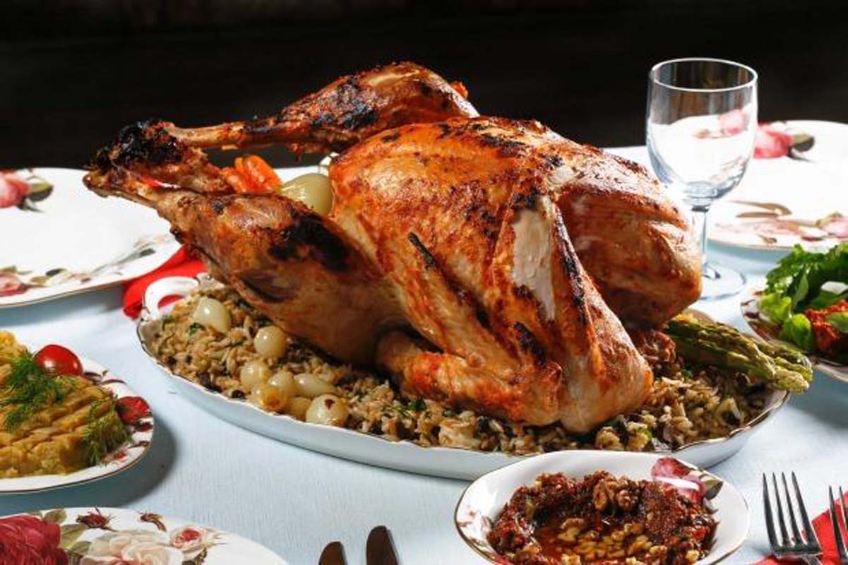 Bu tarifle hindi sevmeyen bile hindi yiyecek! Kocanıza parmak yedirtecek süper hindi tarifi