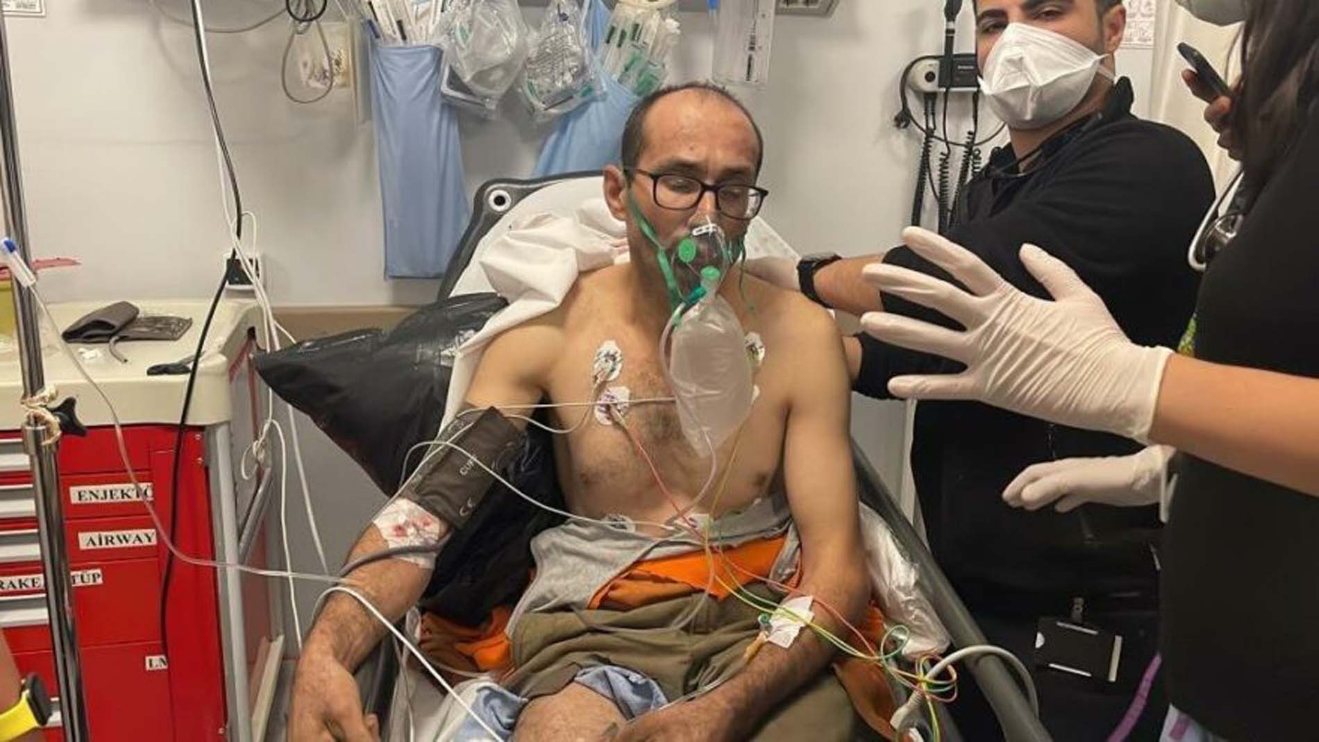 Sırtına testere saplandı! Operasyona itfaiye de katıldı! İşte o anlar...