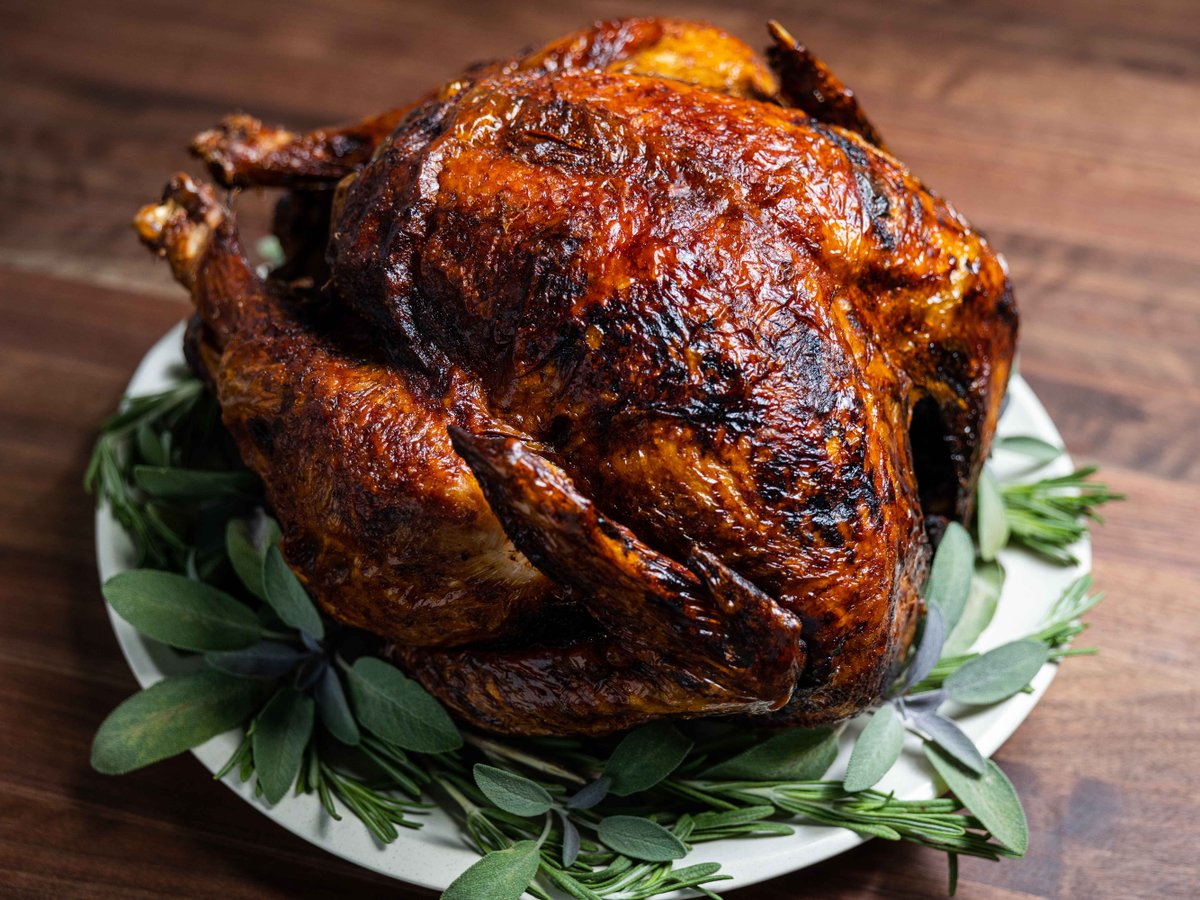 Yılbaşı gecesi için evde yapabileceğiniz elti kıskandıran, kaynana çatlatan nefis fırında hindi yemek tarifi!