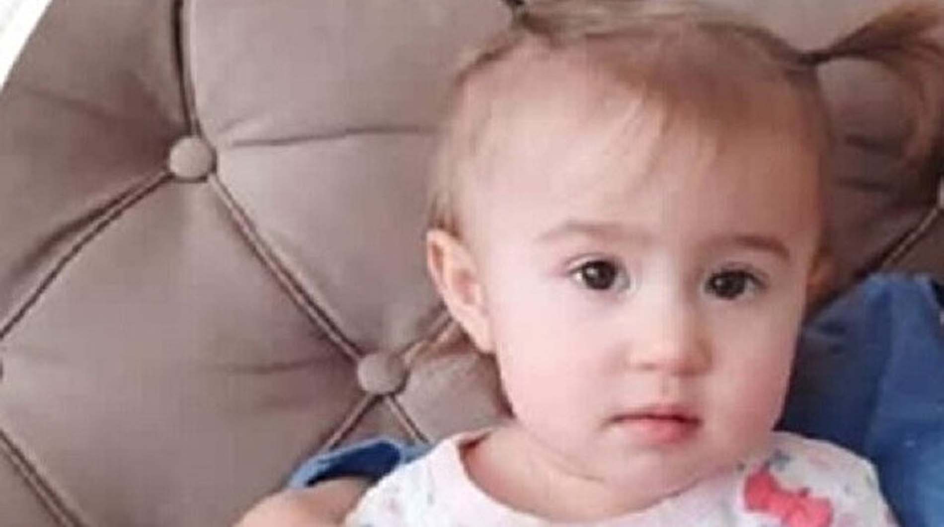 3 yaşındaki kız çocuğunun kahreden ölümü! Babası farketmedi, aracın arka kapısından düşerek hayatını kaybetti!