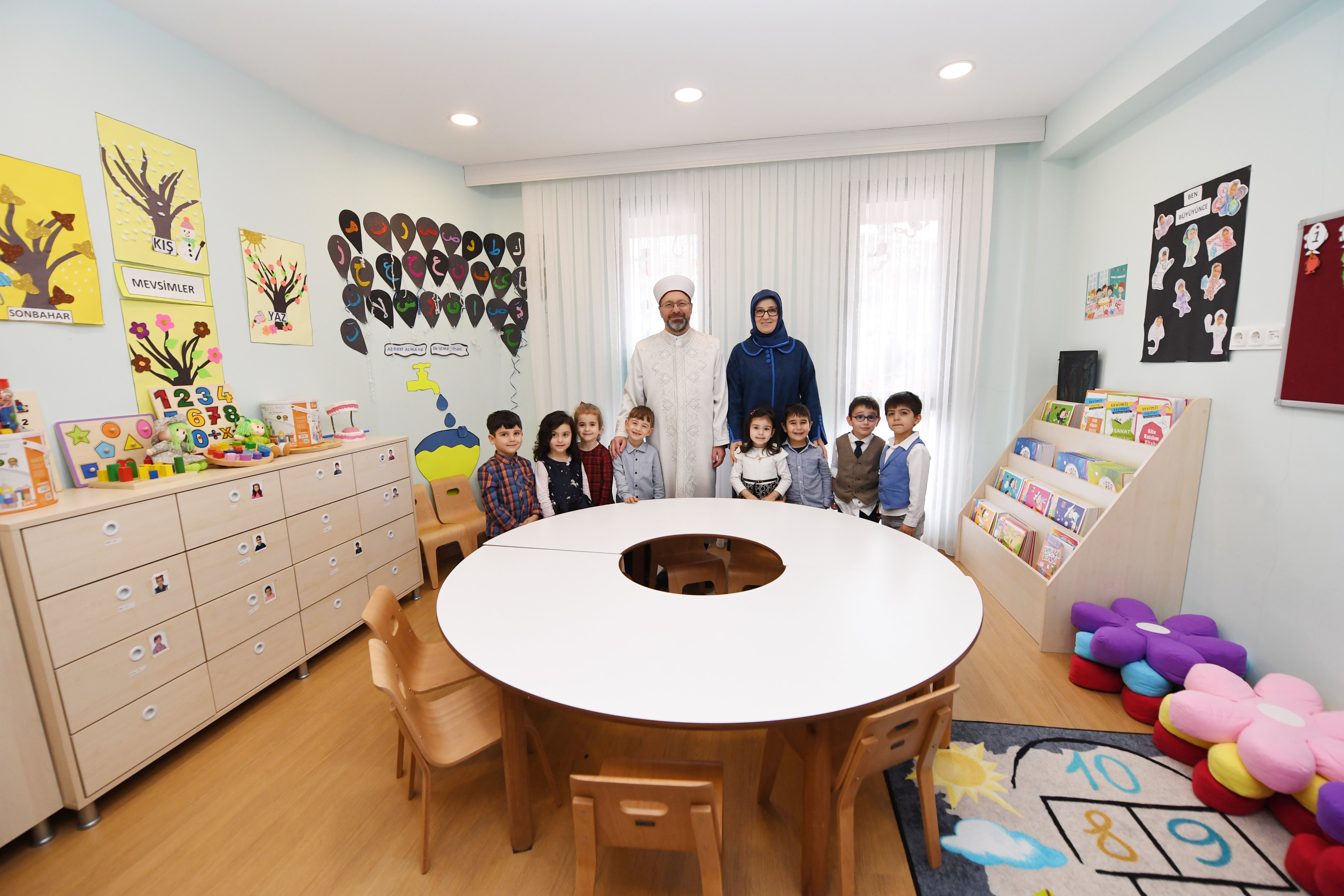 Kur'an kurslarını Orta Çağ zihniyeti olarak gördü! Diyanet İşleri Başkanı Ali Erbaş'tan CHP'li Özgür Özel'e manidar cevap 