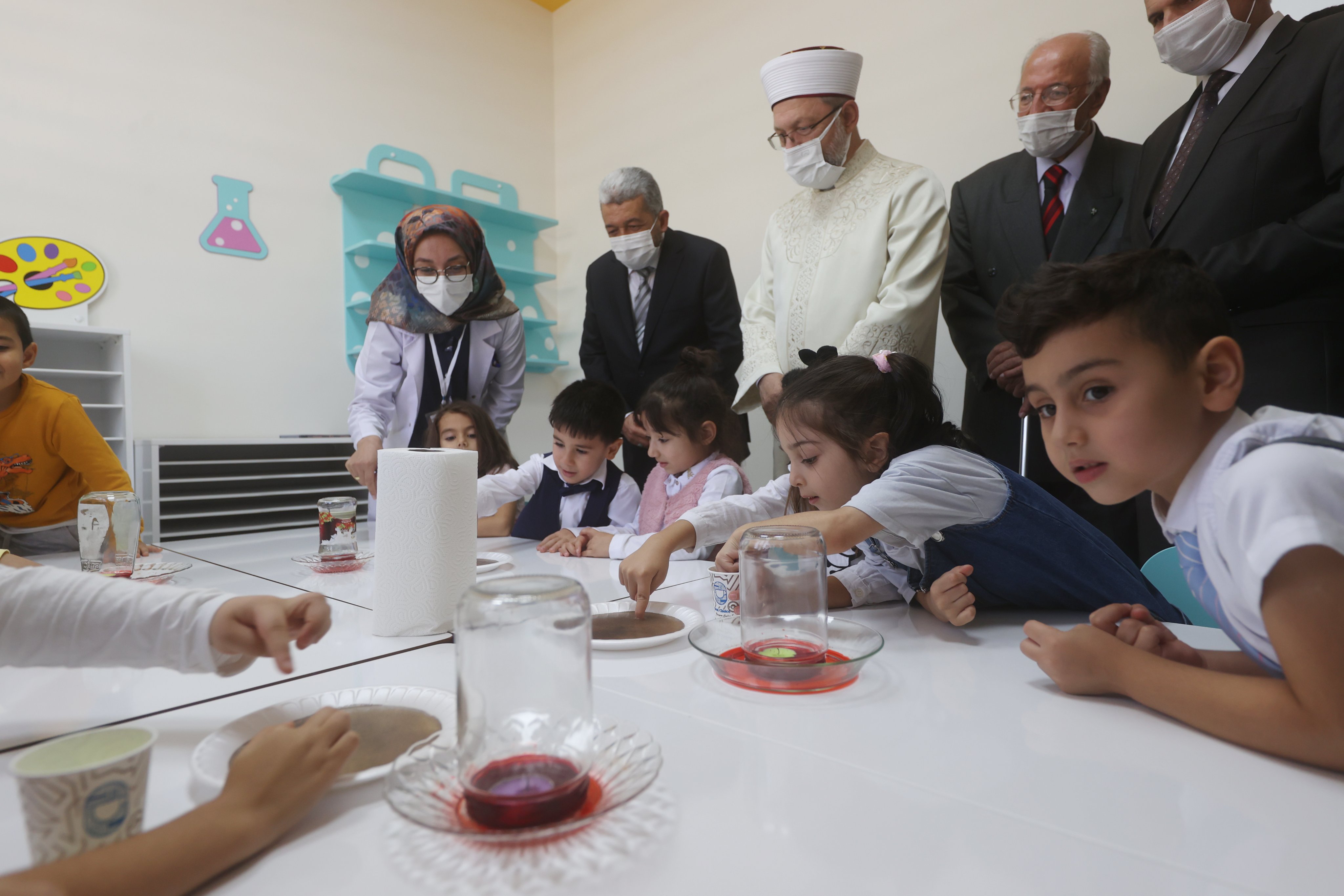 Kur'an kurslarını Orta Çağ zihniyeti olarak gördü! Diyanet İşleri Başkanı Ali Erbaş'tan CHP'li Özgür Özel'e manidar cevap 