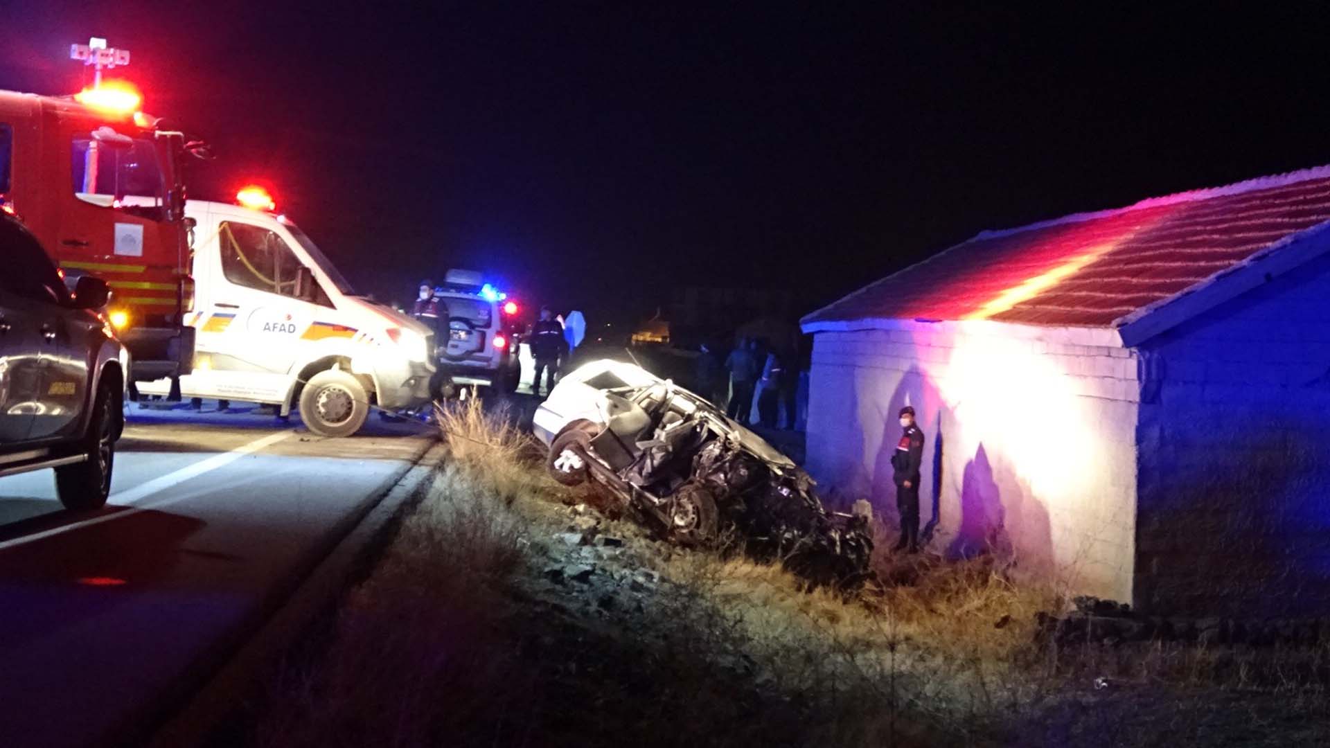 Son dakika: Yeni yılı kutlayıp evlerine döneceklerdi! Aksaray'da korkunç kaza: 2'si çocuk 7 kişi öldü