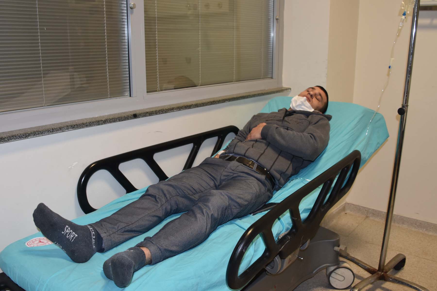 Afyonkarahisar'da can pazarı! Önce belediye midibüsü devrildi, sonra da zincirleme kaza: 3'ü ağır 31 yaralı 