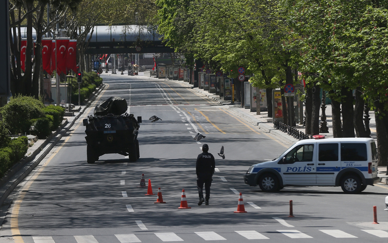 Türkiye'de sokağa çıkma yasağı geri gelecek mi? Omicron varyantı için kapanma uygulanacak mı?
