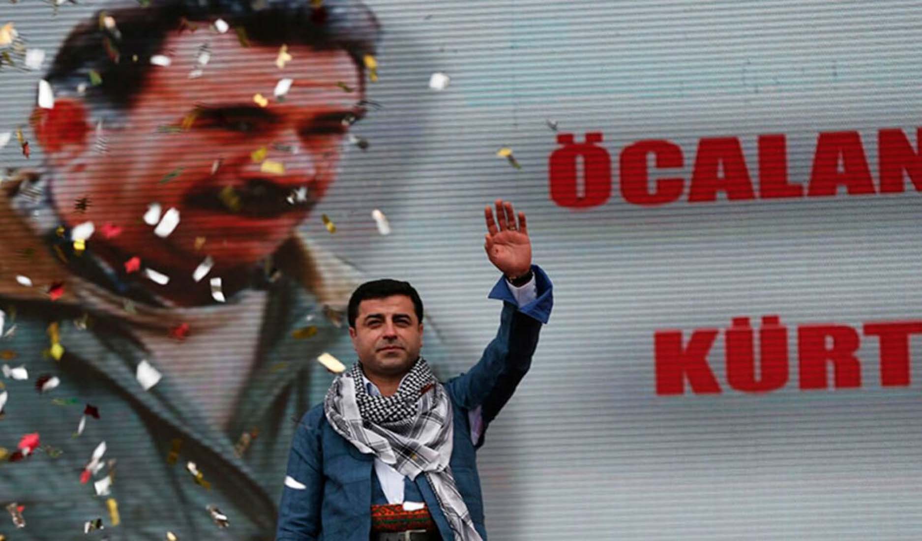 FOX TV'nin 'kanka'sı Selahattin Demirtaş, İsmail Küçükkaya'ya hapishaneden mesaj gönderdi! "Erken seçim isteyin!"