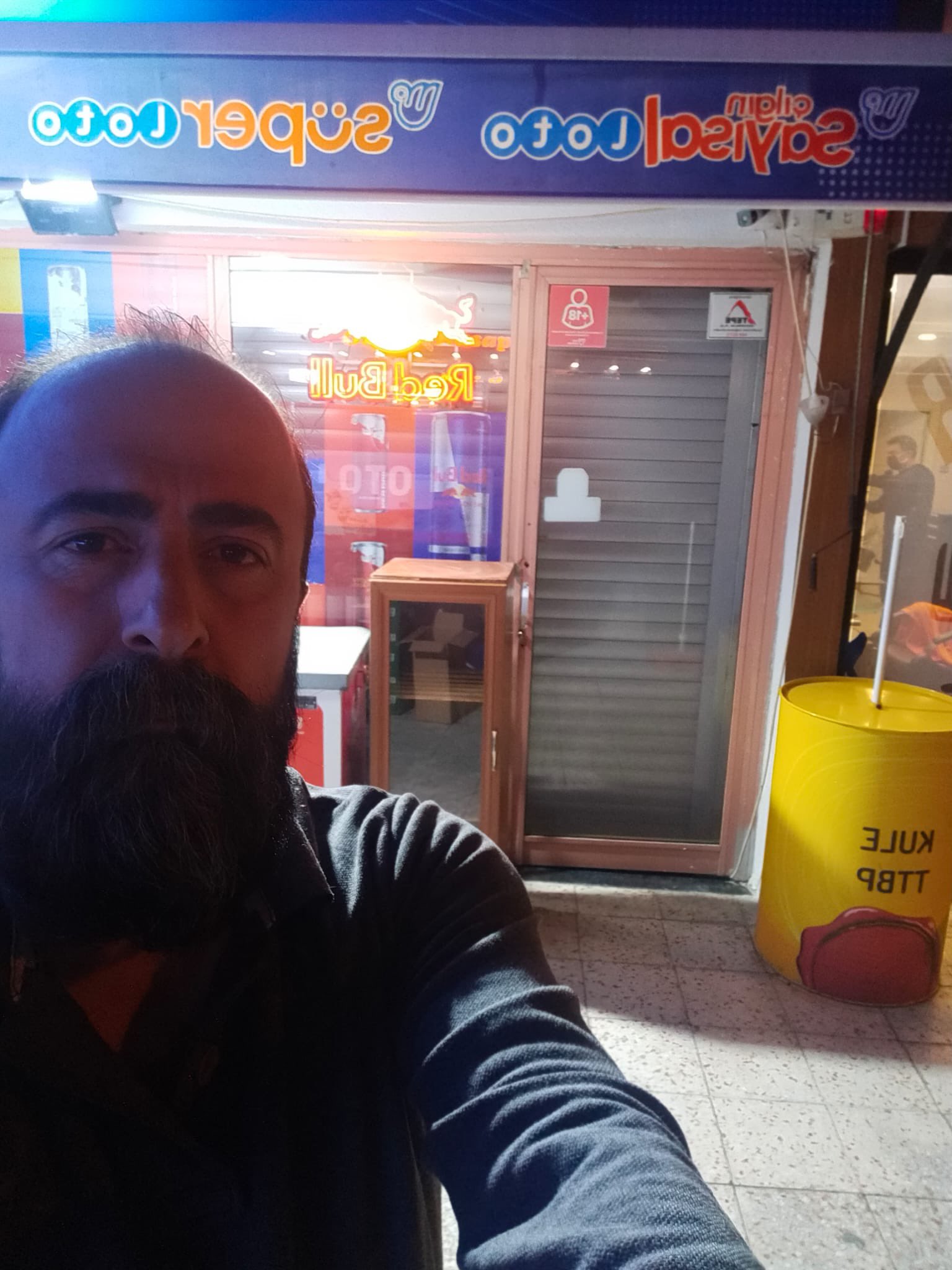 Firmalar ürün vermeyince tekel bayiler kepenk indirdi! Ya zamlar açıklansın yada ürün versinler