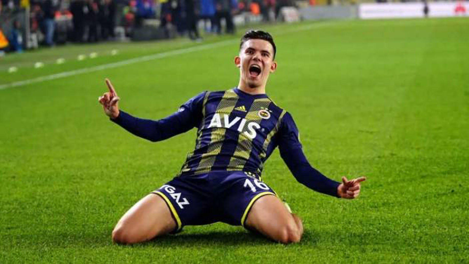 Milli takımı seçen Ferdi Kadıoğlu, Fenerbahçe'de kalmaya karar verdi! 5 yıllık imzalayacak!