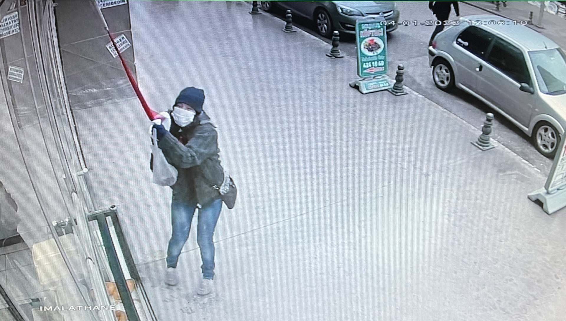 Karabük'te tepki çeken olay! Türk bayrağını indirmeye çalışan kadın gözaltına alındı 