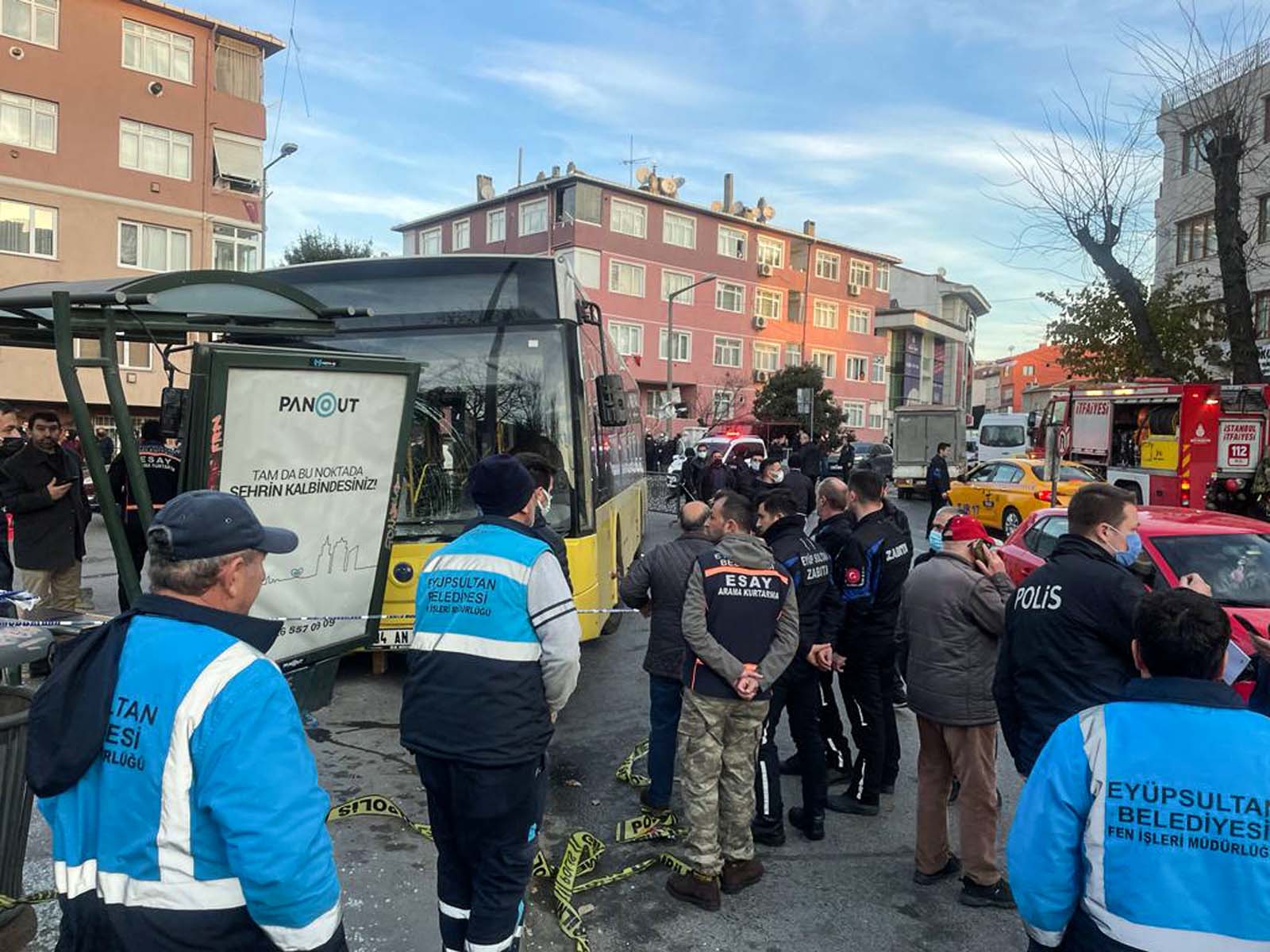 Son dakika | İstanbul Eyüpsultan'da yolcu otobüsü durağa daldı: Çok sayıda kişi yaralandı