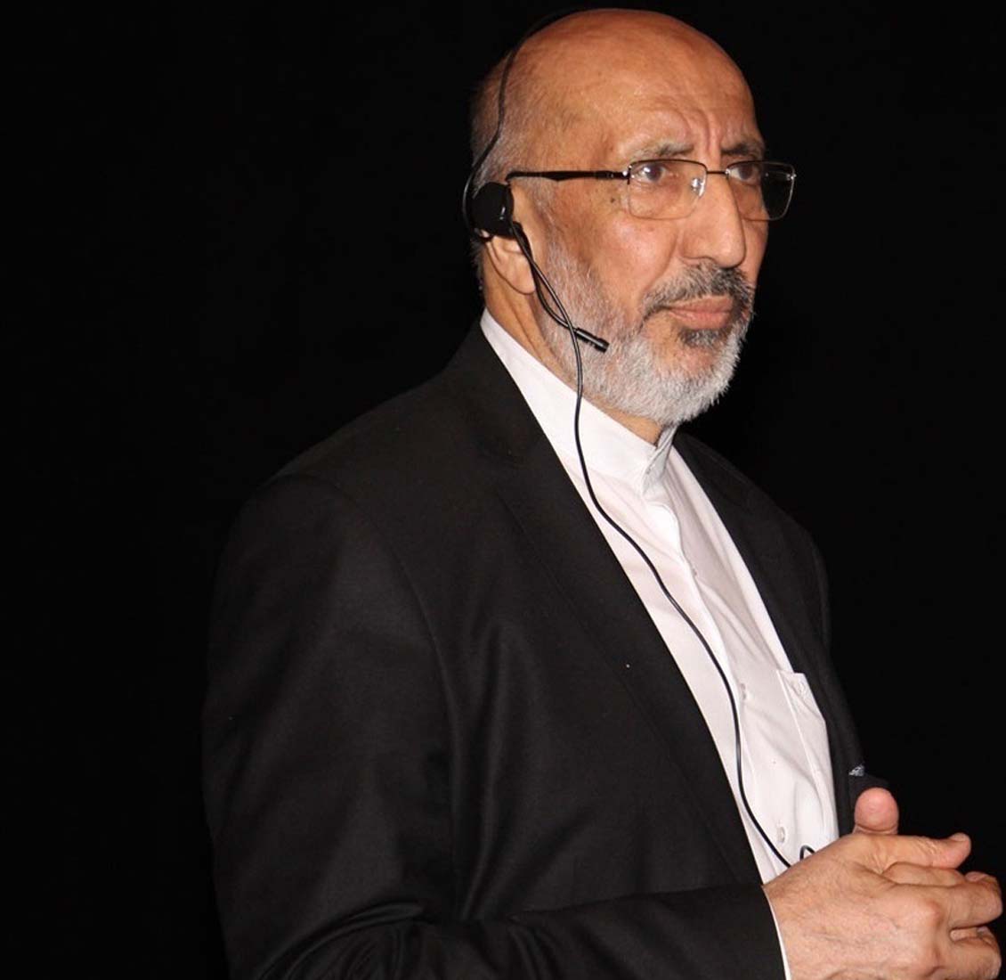 Abdurrahman Dilipak'tan, FOX TV'nin Maske Kimsin Sen yarışmasına büyük tepki! Şeytan yeryüzüne geri döndü