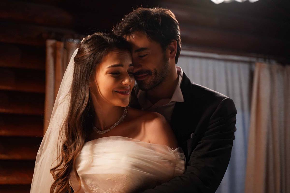 Kalp Yarası dizisinden hayranlarını üzecek haber! Resmi hesaplarından duyurdular!