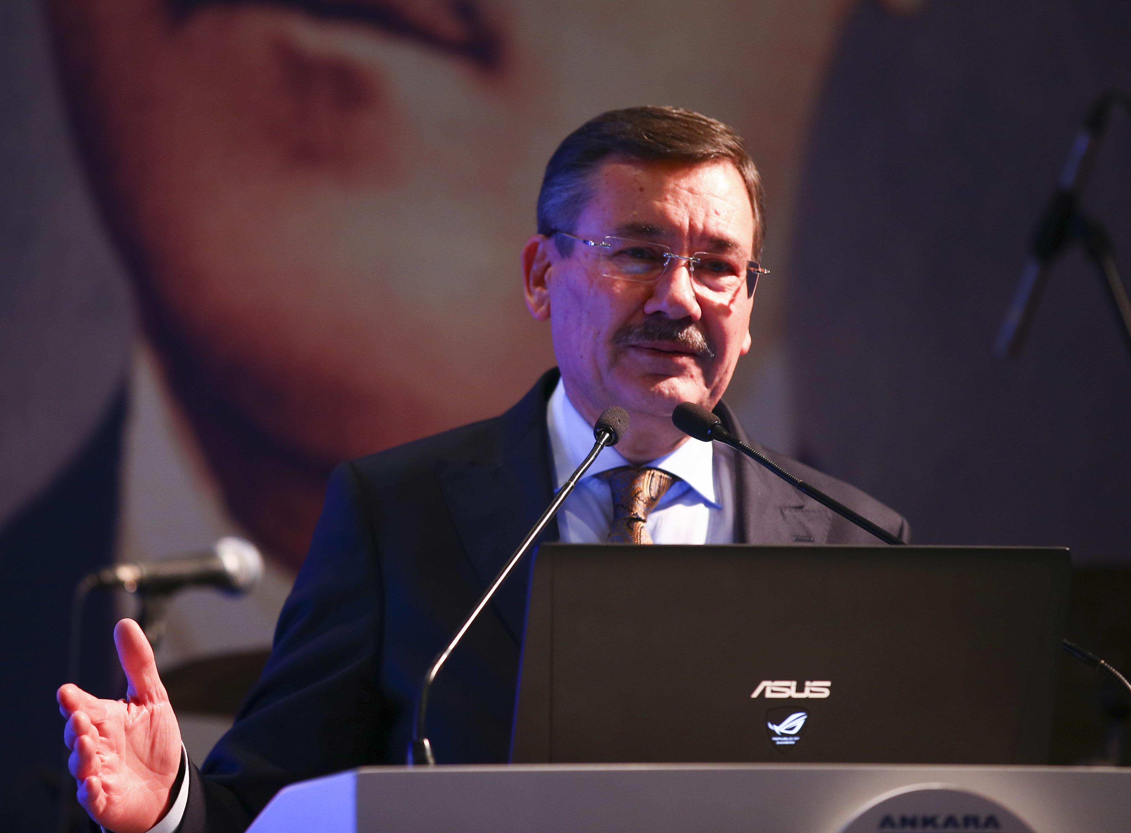 Melih Gökçek, Pazar günü saat 11.30'da diyerek çocuklara seslendi! Mansur Yavaş, bizi neden cezalandırdın?