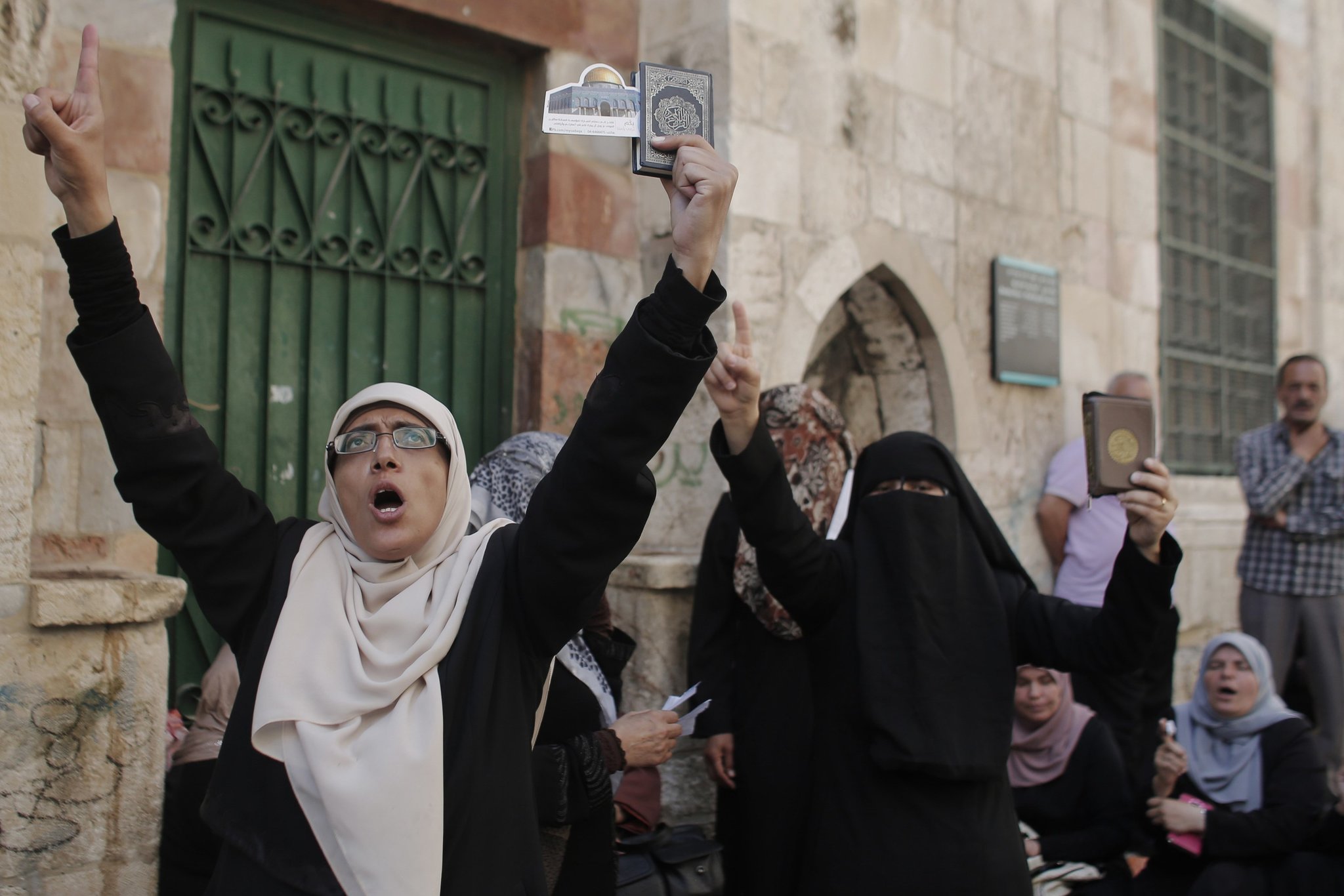 İsrailli bakan Müslüman kadınlara yönelik aşağılık sözler kullandı!