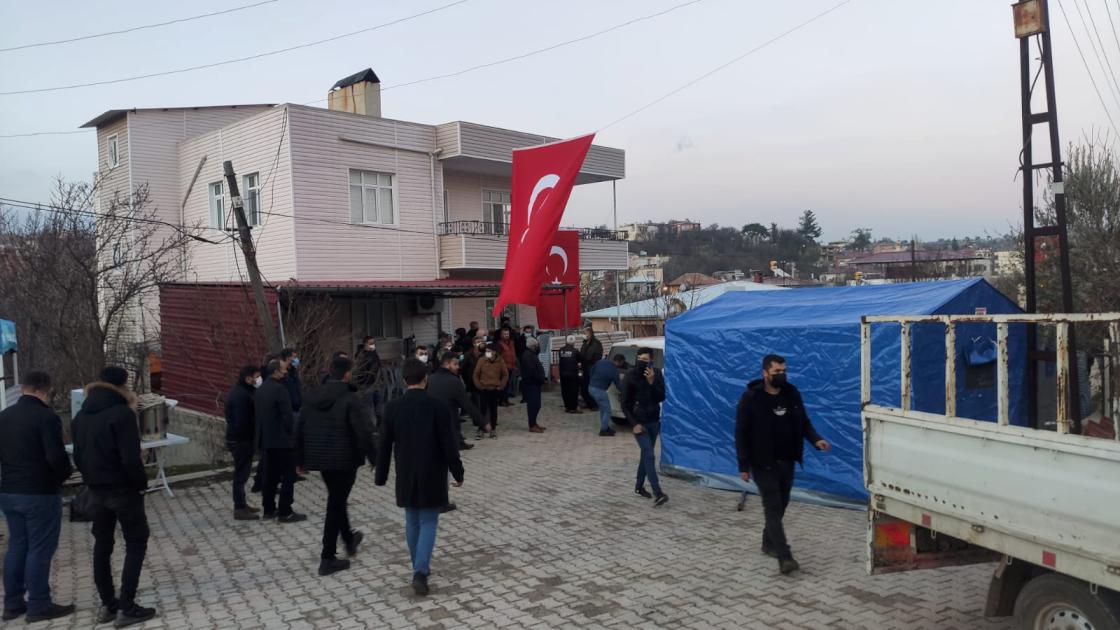 Akçakale sınır hattında teröristler tarafından döşenen EYP patladı. Patlama sonucunda sonucu 3 asker şehit oldu