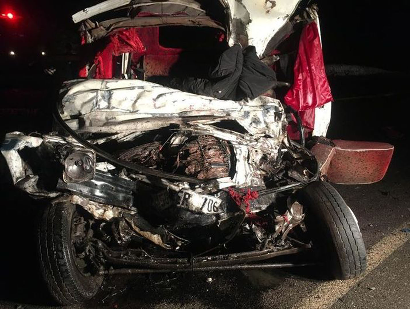 Sivas'ta akılalmaz kaza! Yolcu otobüsü ve kamyonet birbirine girdi! Ölü ve yaralılar var!