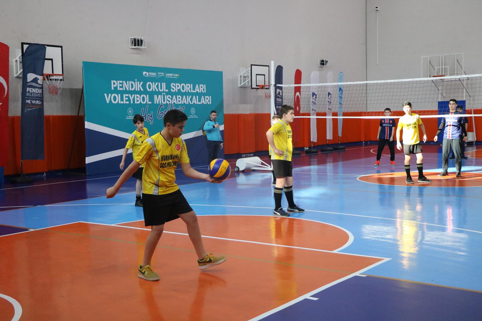 Pendik Okul Sporları voleybol müsabakaları başladı
