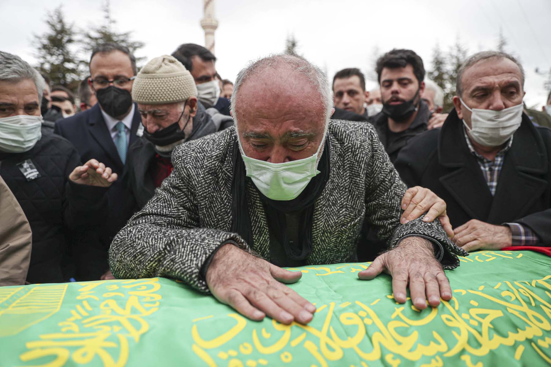 Konyasporlu Ahmet Çalık için cenaze töreni düzenlendi! Babasının sözleri ve gözyaşları yürekleri burktu! İşte kazadan ve cenazeden fotoğraflar...