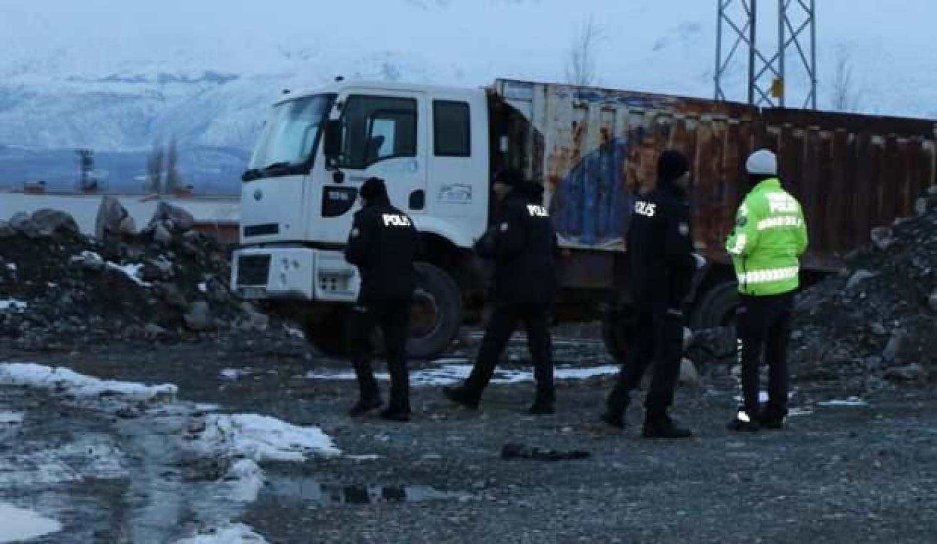 Erzincan Üzümlü'de dehşet! Köpeklerin saldırdığı Emin Beşiktaş'ın kafa derisi soyuldu, durumu ciddi! 