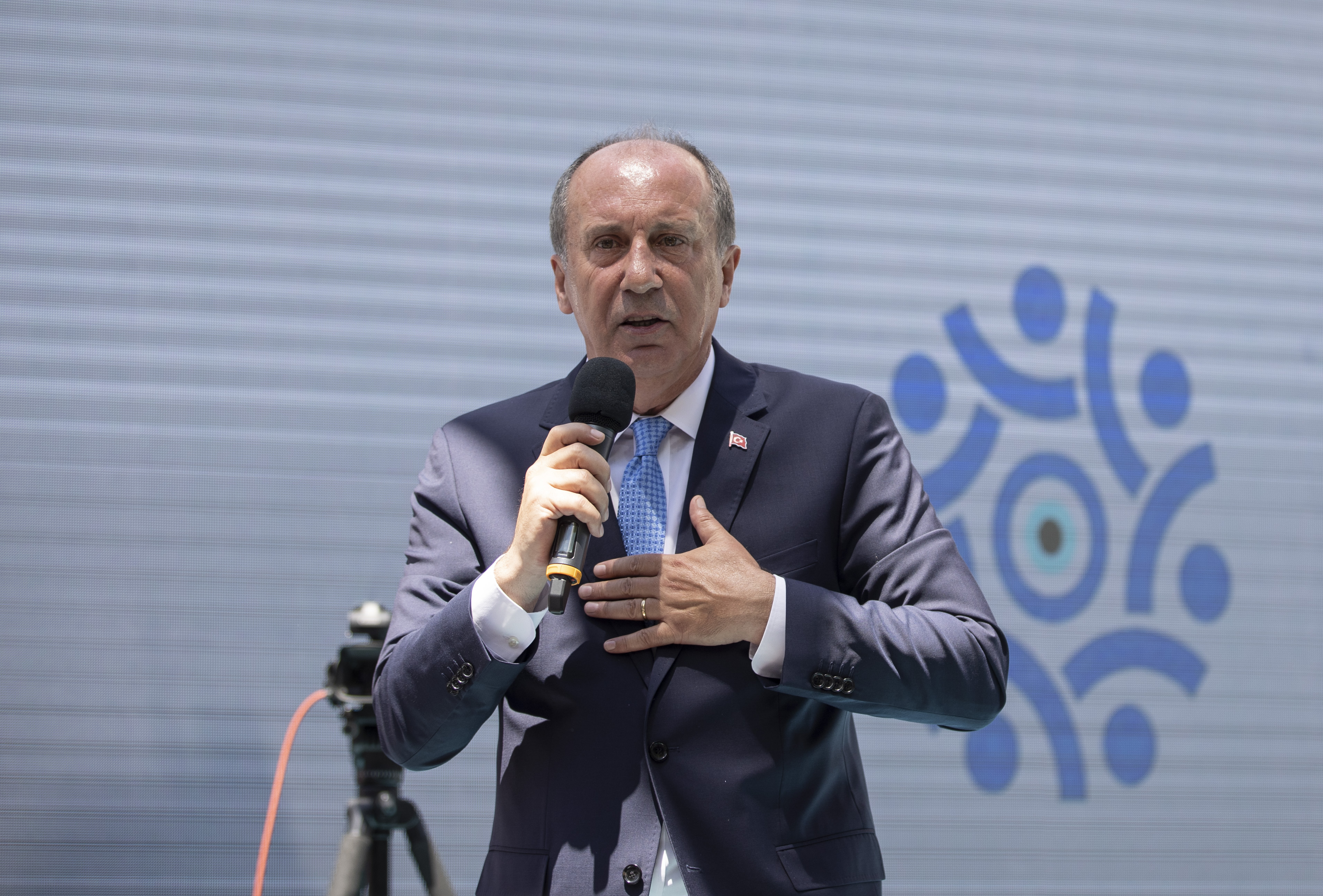 Muharrem İnce, CHP ve İYİ Parti'ye siyaset dersi verdi: Teröristle milletvekilinin fotoğrafı olmaz, bu kadar basit1