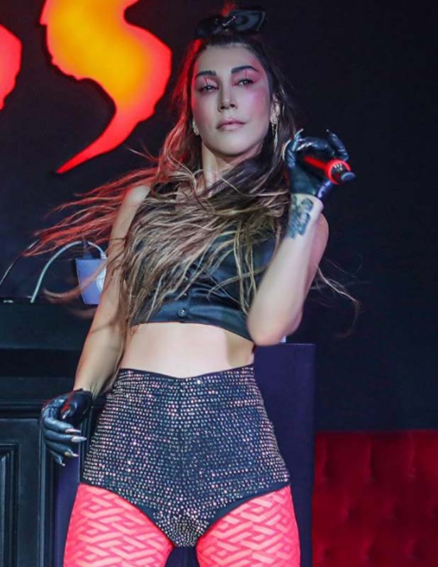 Hande Yener'in 'kalitesiz' olduğunu ima eden Burcu Güneş magazincilere ateş püskürdü! İşini adabıyla yapanların arkasında durun