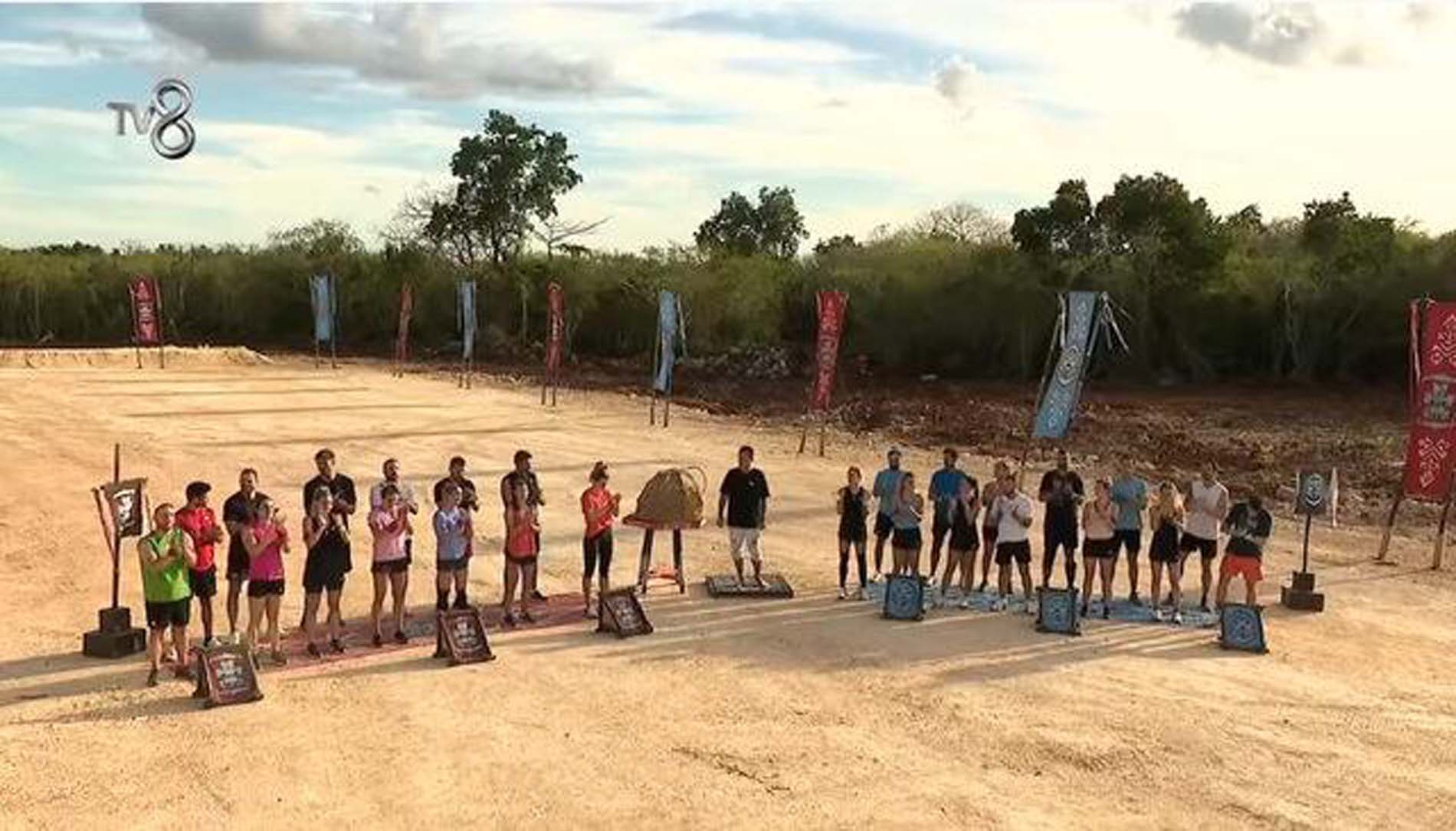 Survivor All Star 2022'nin ilk fragmanında korkutan sakatlık! Barış Murat Yağcı'yı acı içinde kıvrandığını gören sevenleri telaşlandı