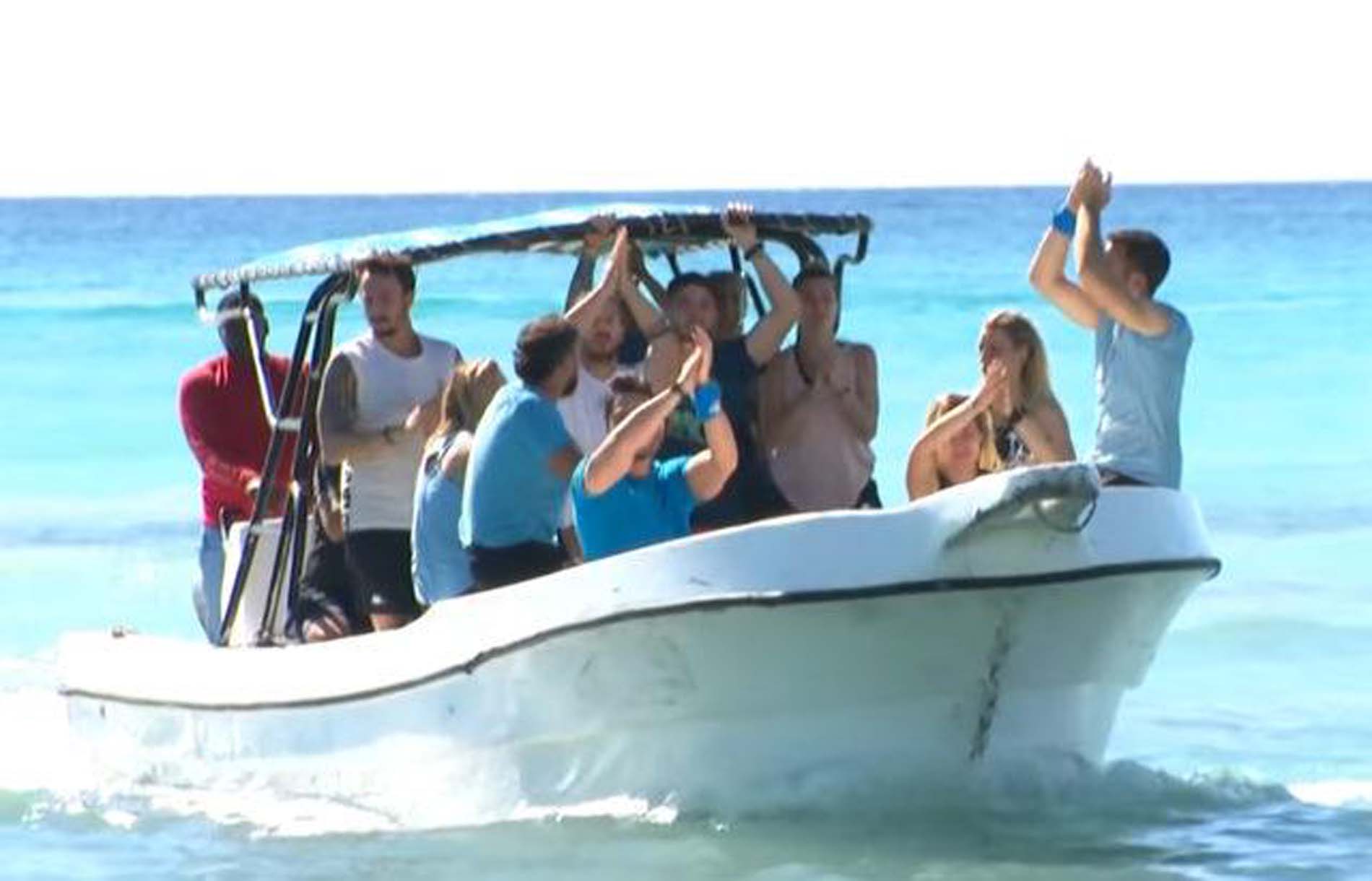 Survivor All Star 2022'nin ilk fragmanında korkutan sakatlık! Barış Murat Yağcı'yı acı içinde kıvrandığını gören sevenleri telaşlandı