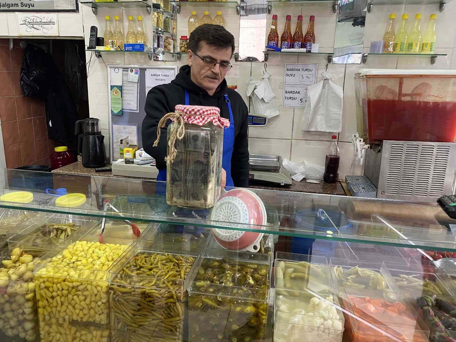 Türk lirasına destek olmak için doların turşusunu kurdu! Bunun anca turşusu olur