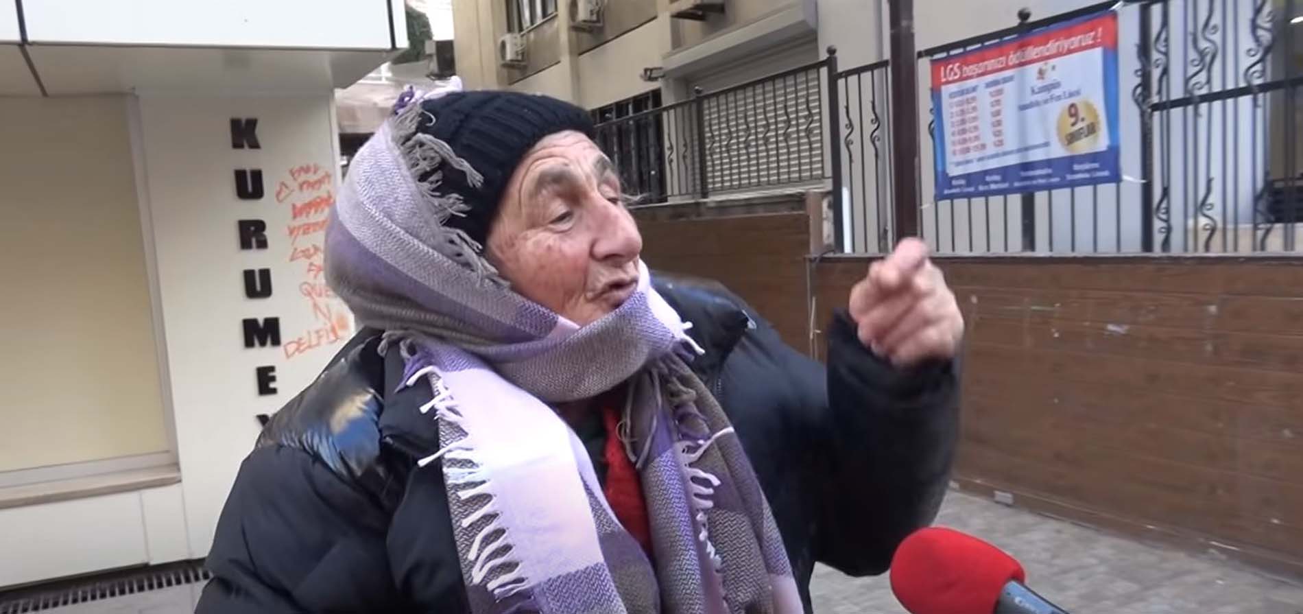 Devleti hedef alan, CHP'nin dilenci "Muhalif Teyze"si, Türkiye Komünist Partisi'nin üyesi çıktı!