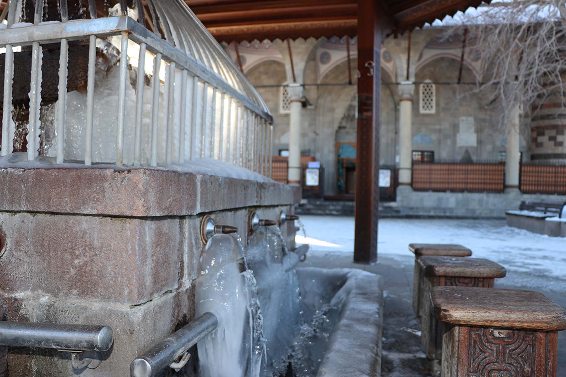 Meteoroloji açıkladı, adeta buz kestiler! Türkiye'nin en soğuk ili -32 derece ile Ağrı oldu 