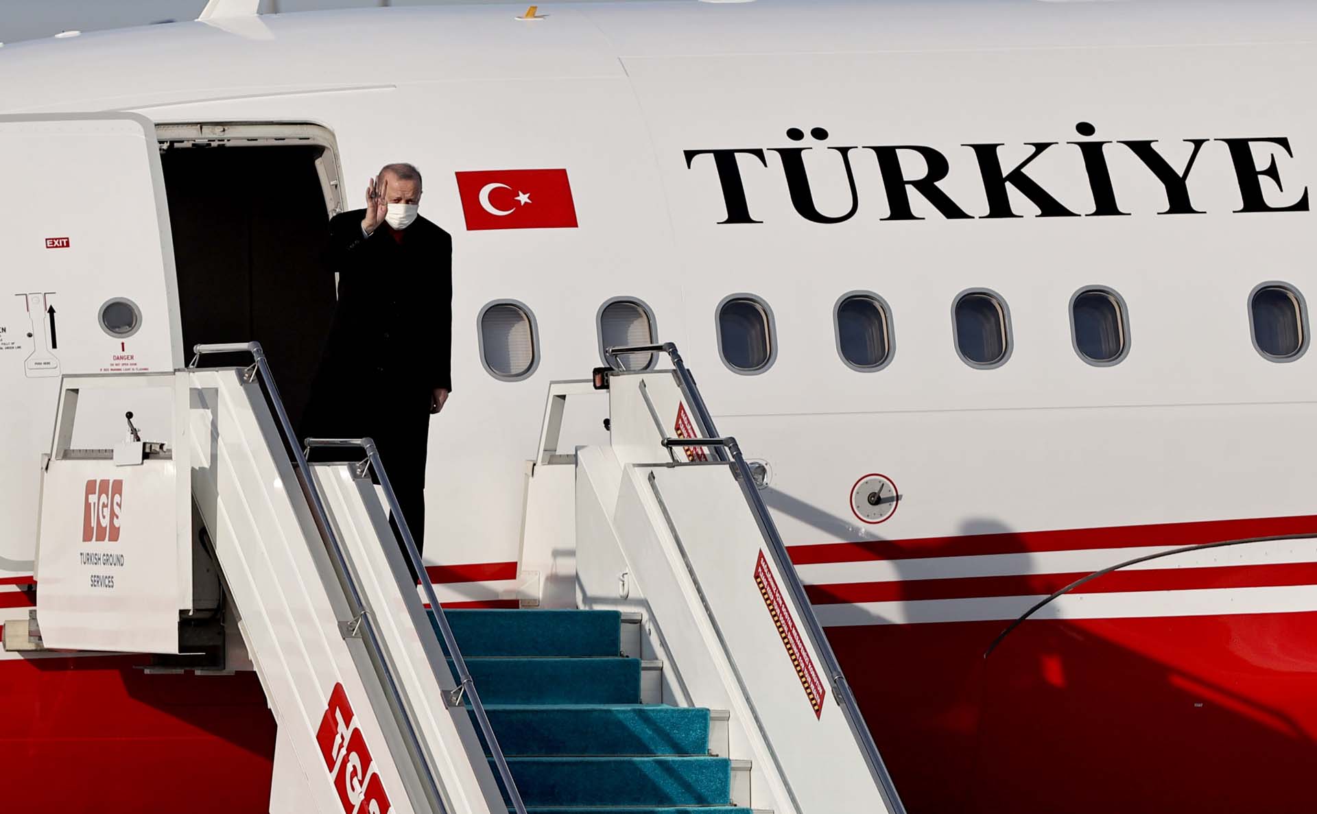 Cumhurbaşkanı Erdoğan, Arnavutluk'a gitti! Resmi törenle karşılandı