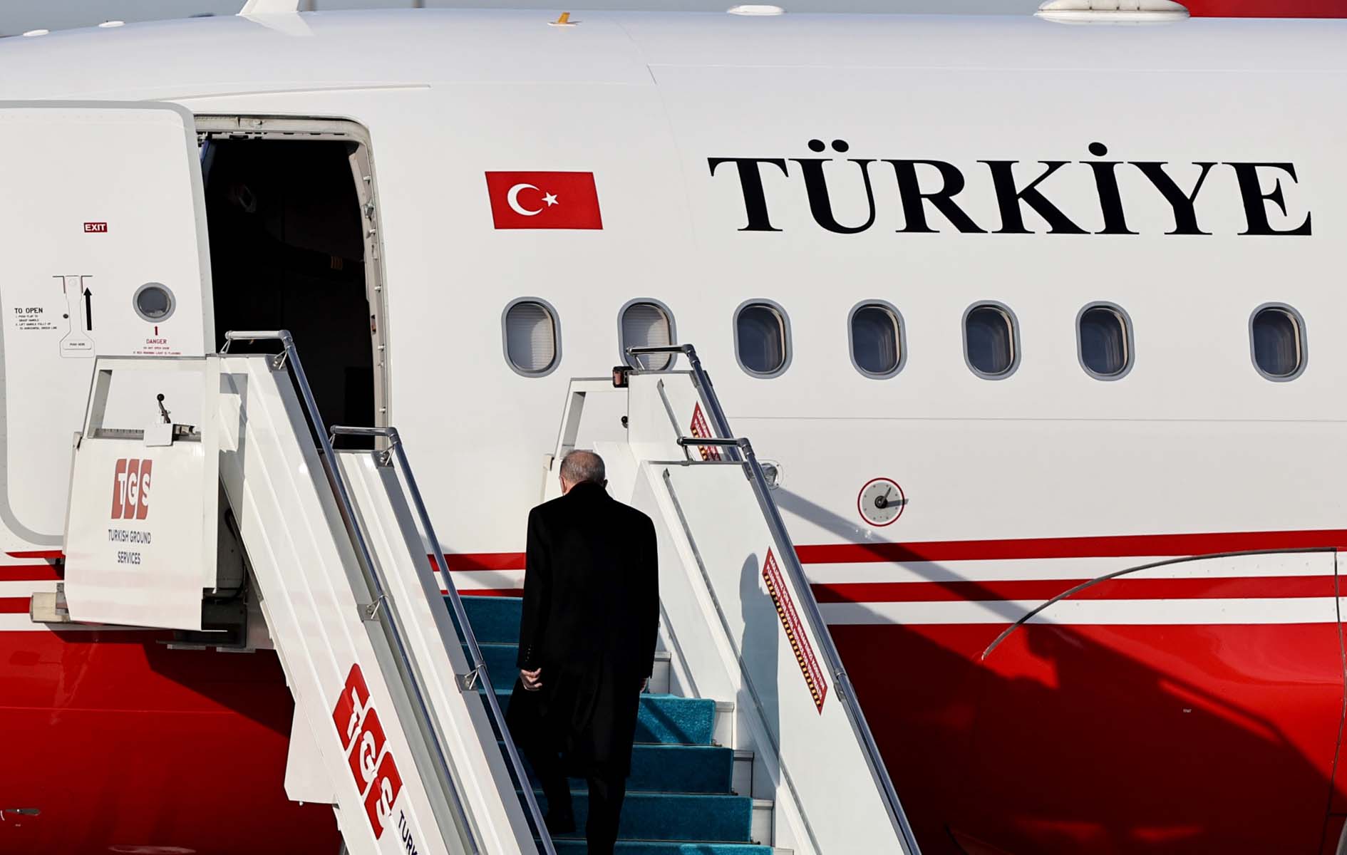 Cumhurbaşkanı Erdoğan, Arnavutluk'a gitti! Resmi törenle karşılandı