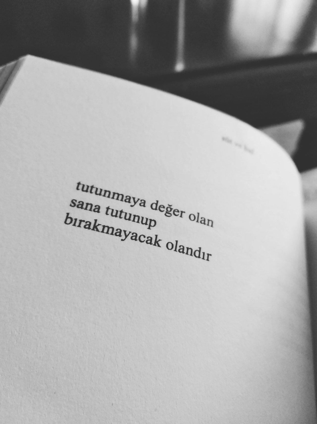 Kalp acıtan aşk sözleri , damardan yürek yakan sözler | Facebook için can yakan sözler kısa, uzun