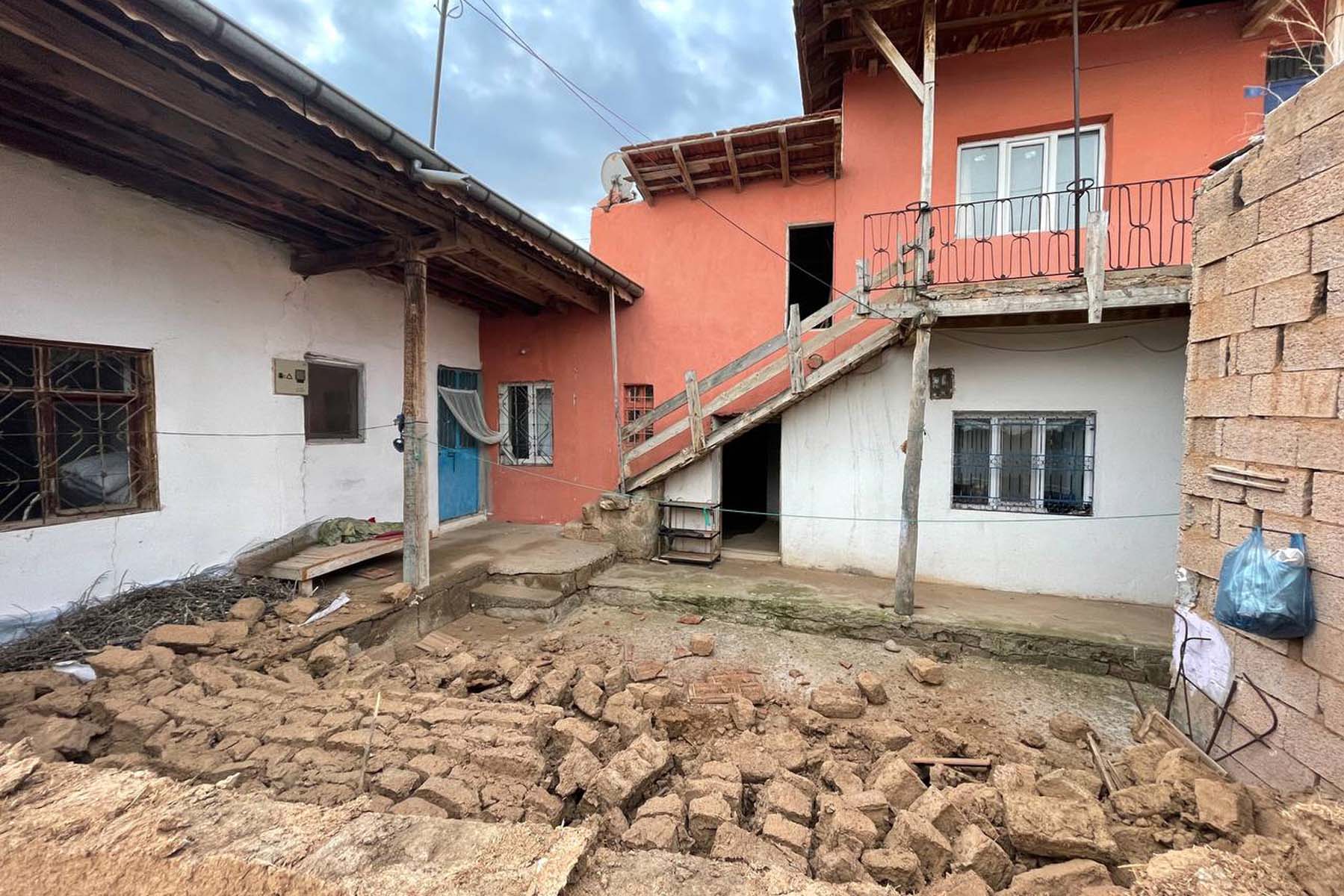 Son dakika | Kandilli Rasathanesi duyurdu: Kayseri'nin Sarıoğlu ilçesinde 4.9 büyüklüğünde deprem! İşte deprem sonra fotoğraflar... 