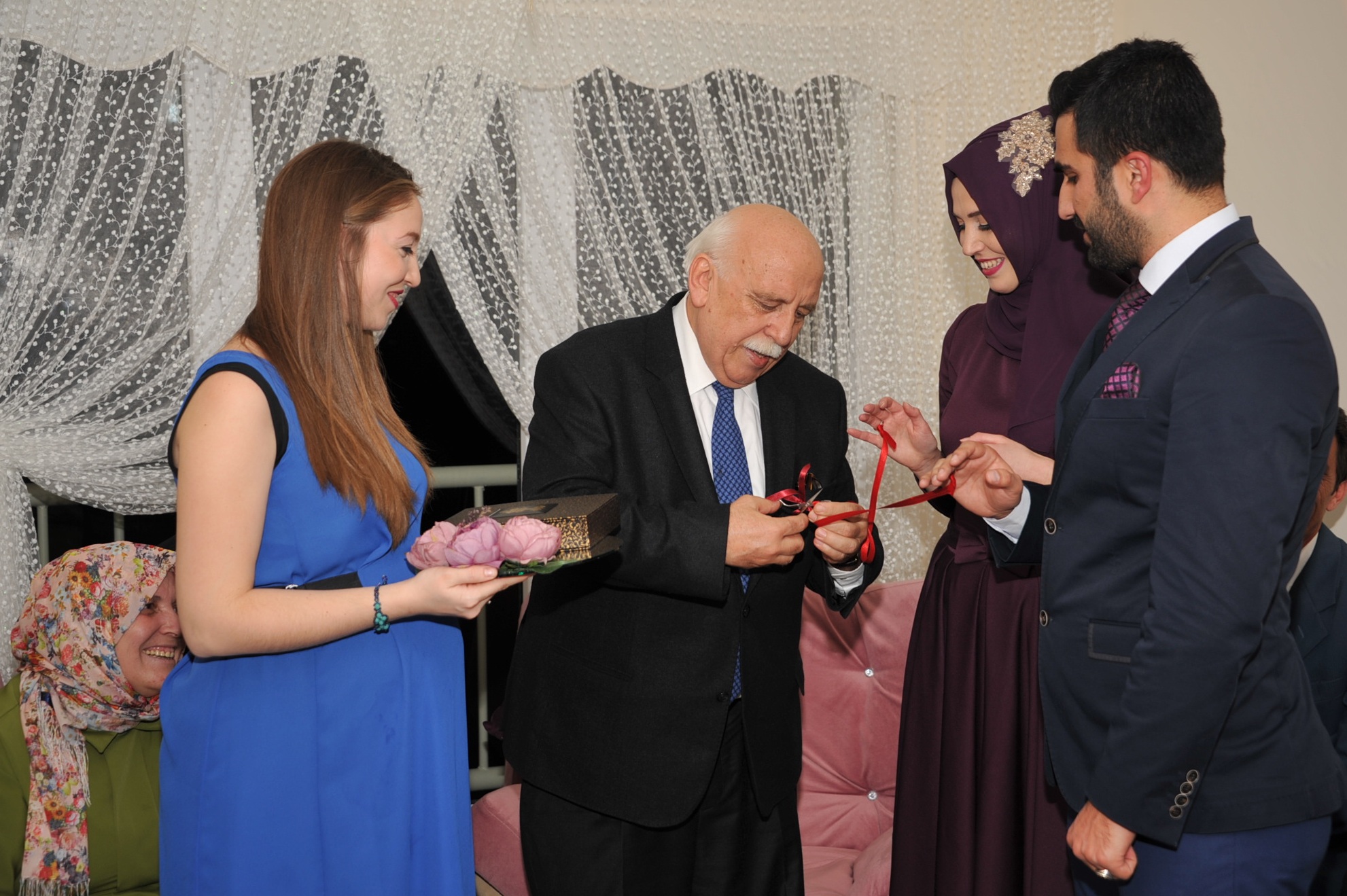 Rüyada Görücü Gelmesi | Rüyada Görücü Görmek Tabiri