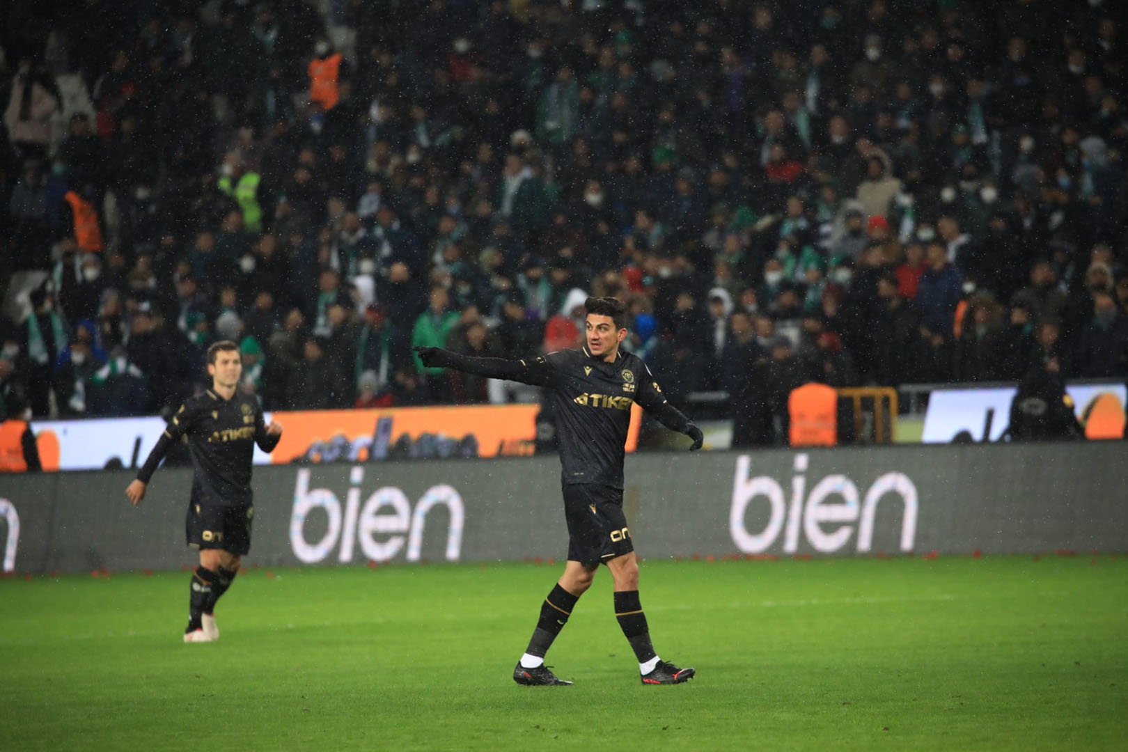 Konyaspor'da Soner Dikmen'den duygusal röportaj! Ahmet Çalık'ı andı, tüm Türkiye'yi ağlattı!