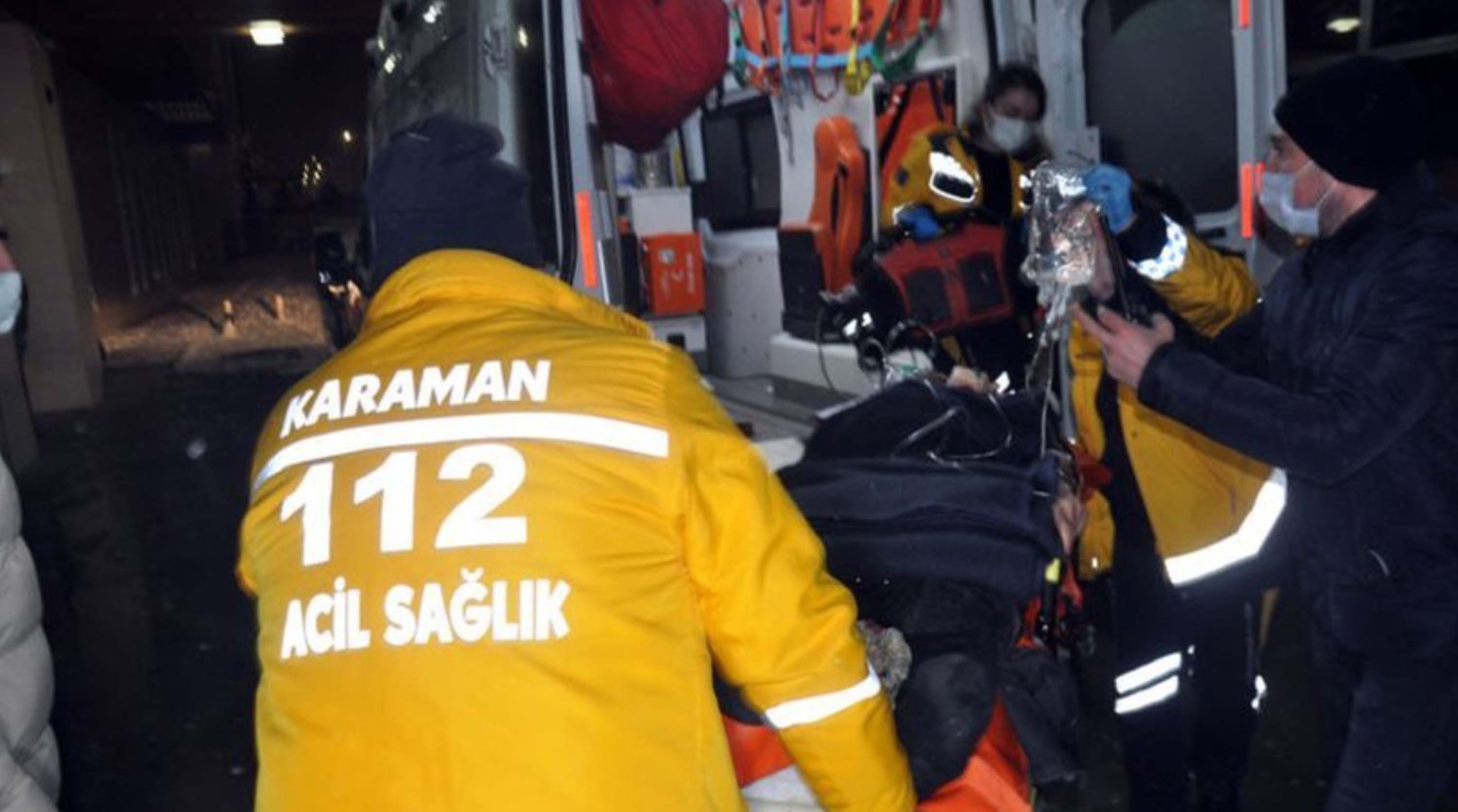 Kan donduran olay! Av tüfeğini eline aldı, arkadaşını cinsel organından vurdu!