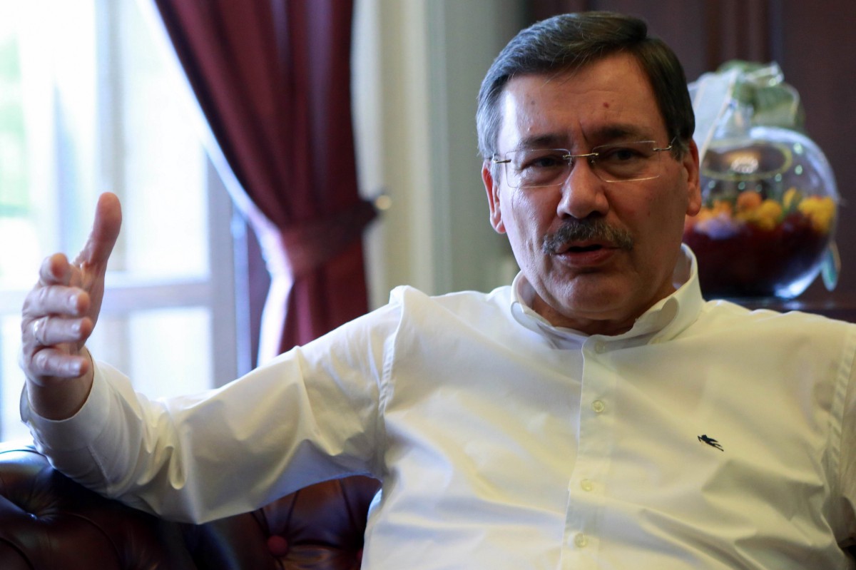 Bakan Karaismailoğlu'nun, Ekrem İmamoğlu'na Şov yapma çıkışı, Melih Gökçek'i keyiflendirdi! Ekrem'in kulağını da çekmeliydi!