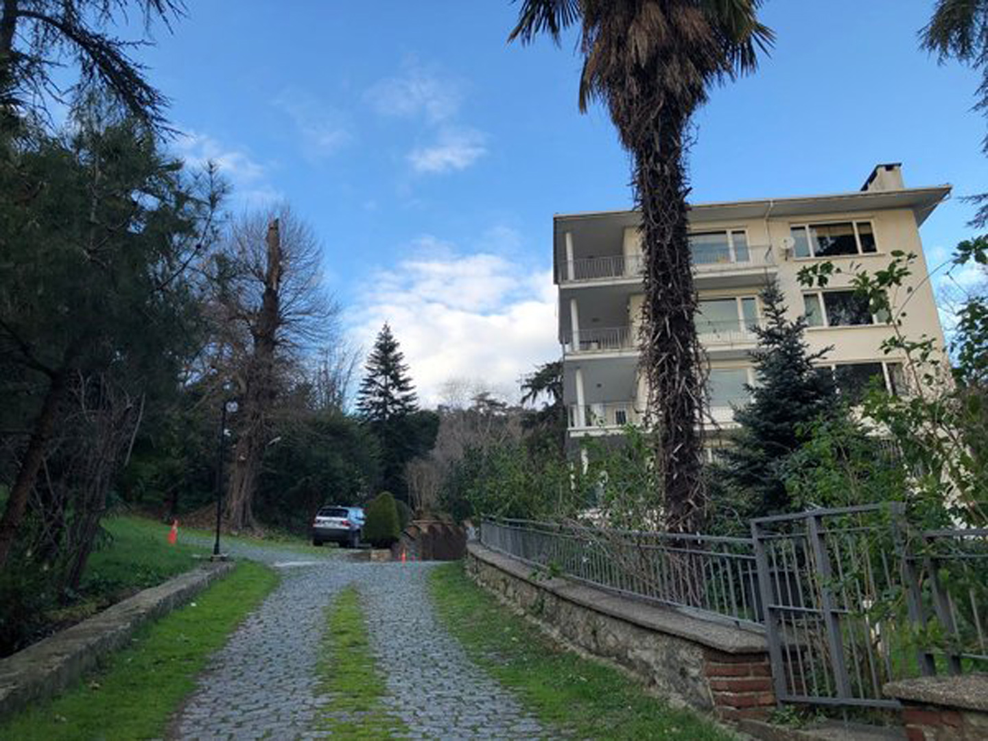 79 yaşındaki profesörü telefon görüşmesiyle dolandırdılar! 10 günde 10 milyon lirası çalındı