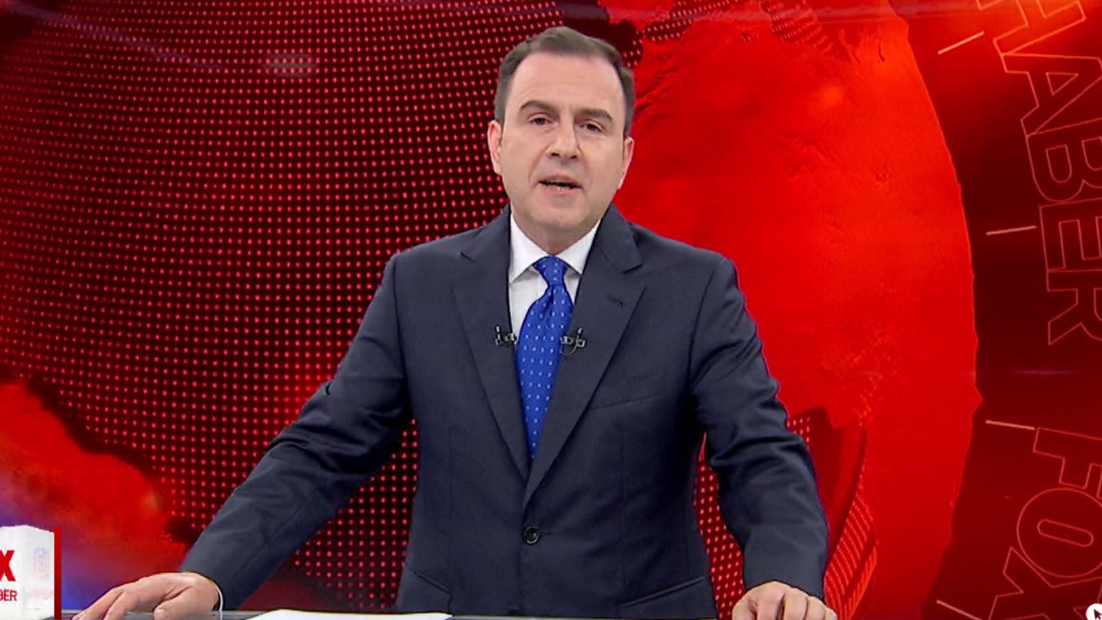 Ahmet Hakan'dan FOX TV sunucusu Selçuk Tepeli için olay sözler: Ekranda racon üstüne racon kesmesini normal mi karşılayacağız Allah aşkına?